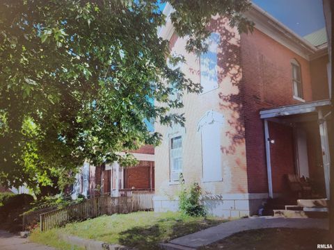 Homes For Sale - 725 Washington Street<br/> Adams County, Quincy, IL 62301