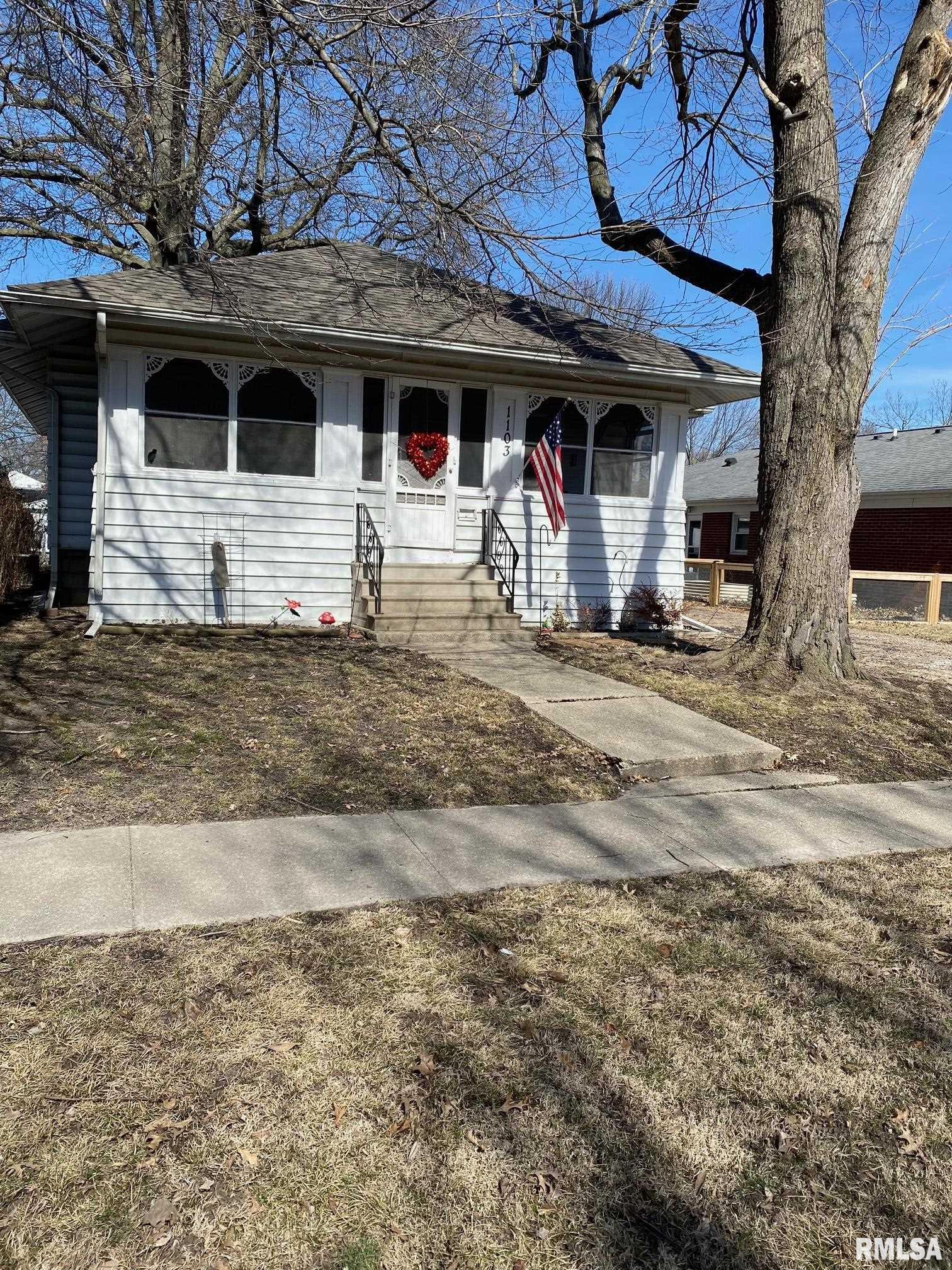 1103 W Main Cross Street, Taylorville, Illinois image 1