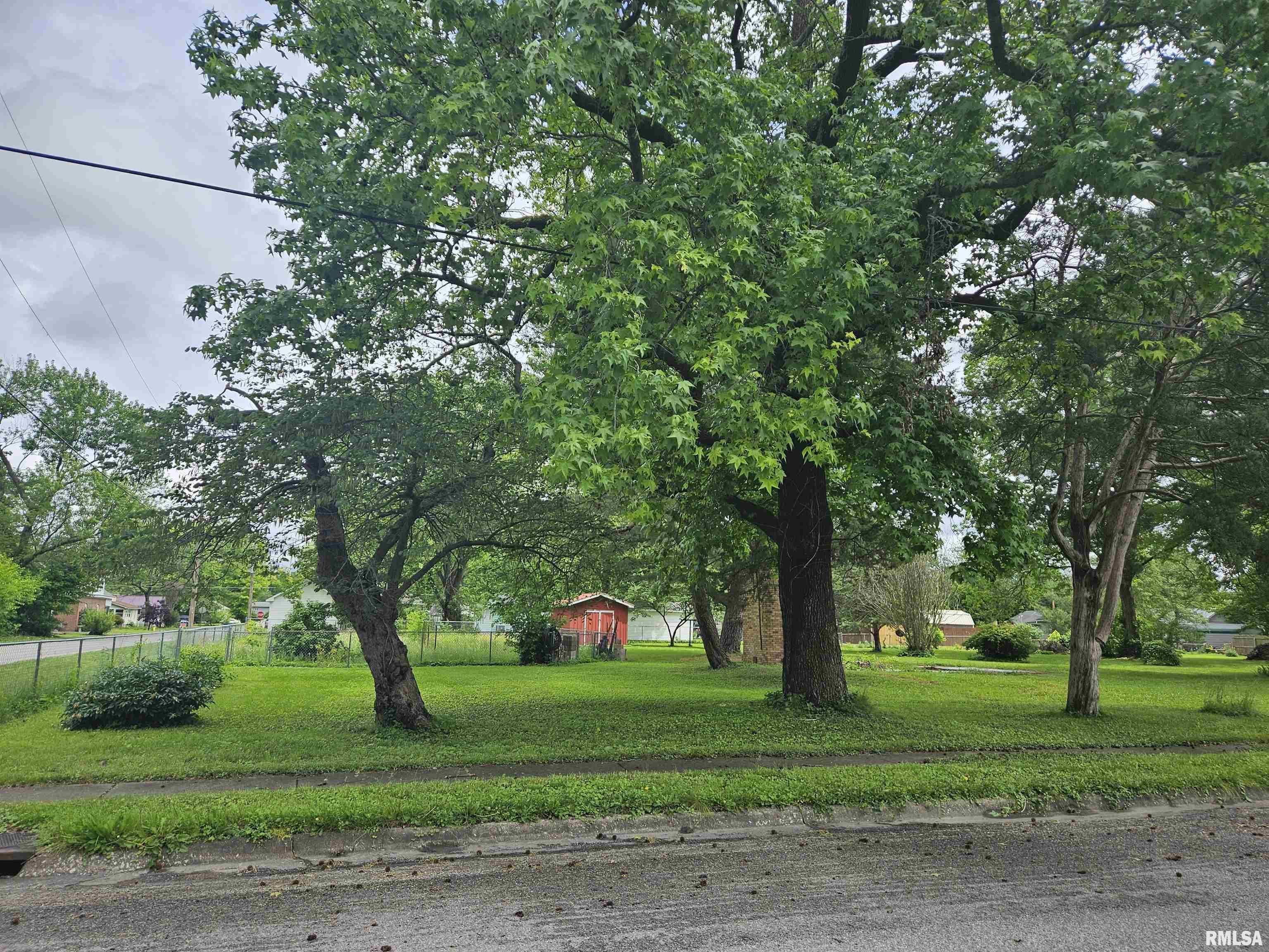 632 N Madison Street, Benton, Illinois image 5