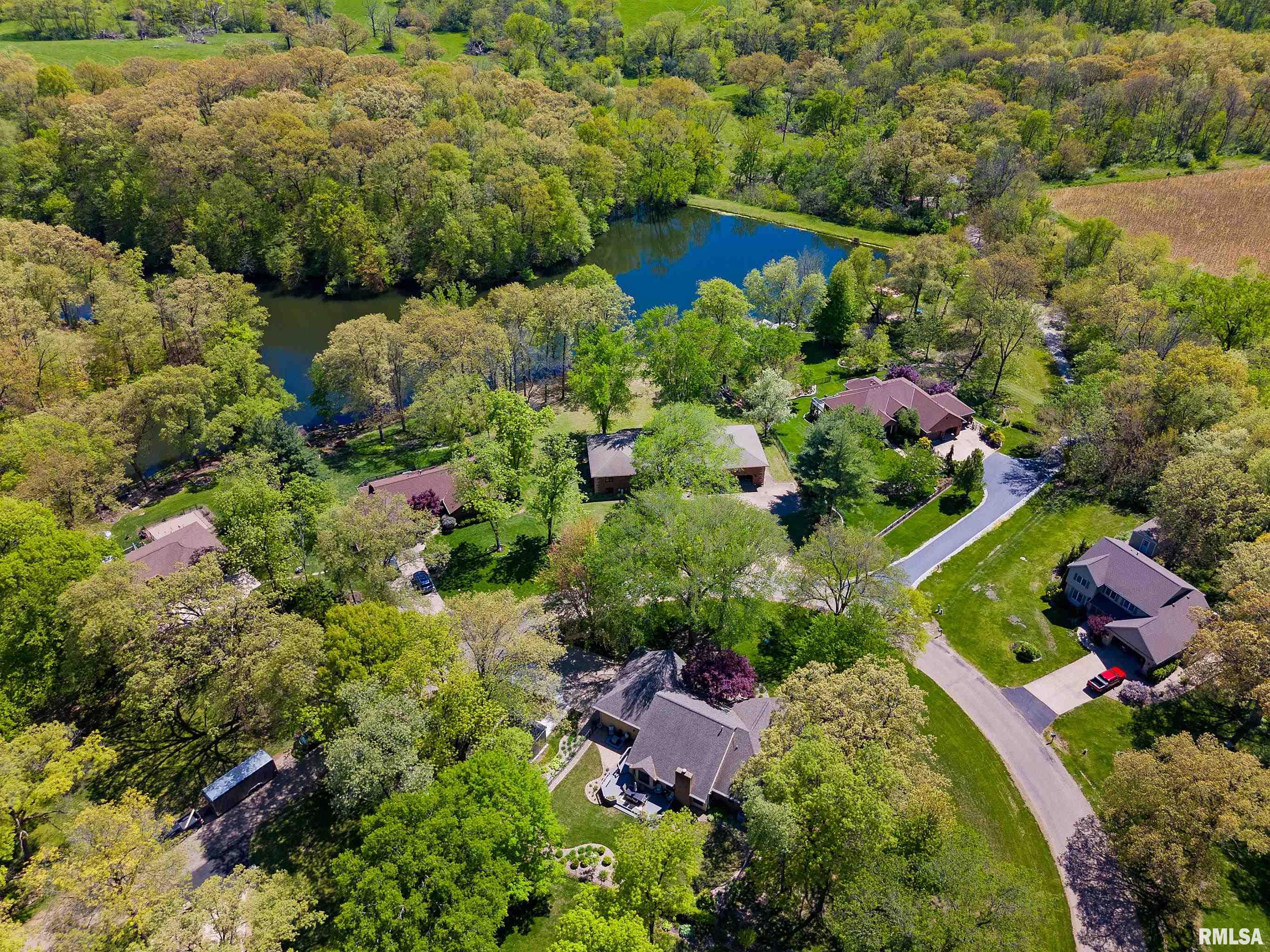 22 Oakcrest Drive, Pekin, Illinois image 2