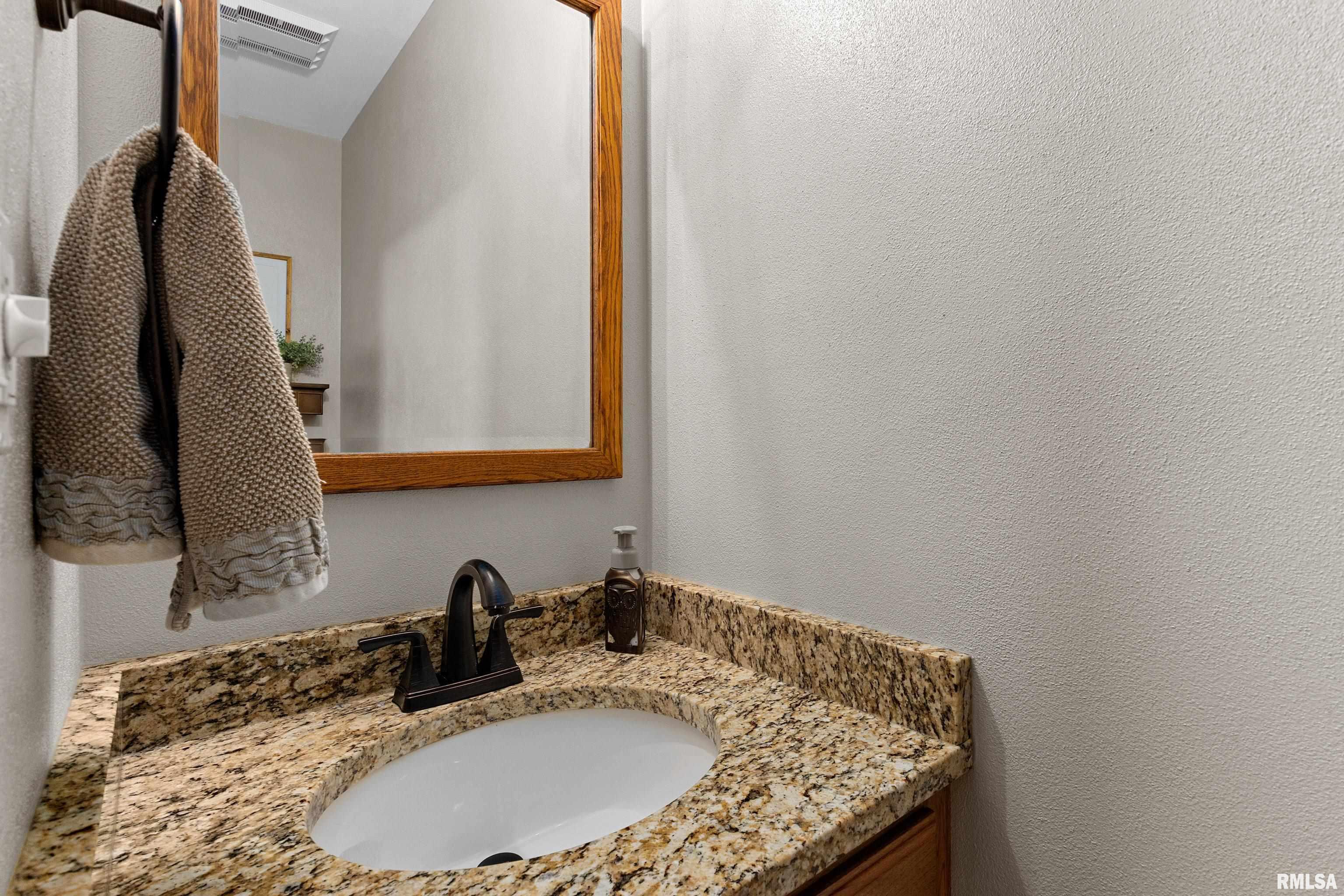22 Oakcrest Drive, Pekin, Illinois image 38