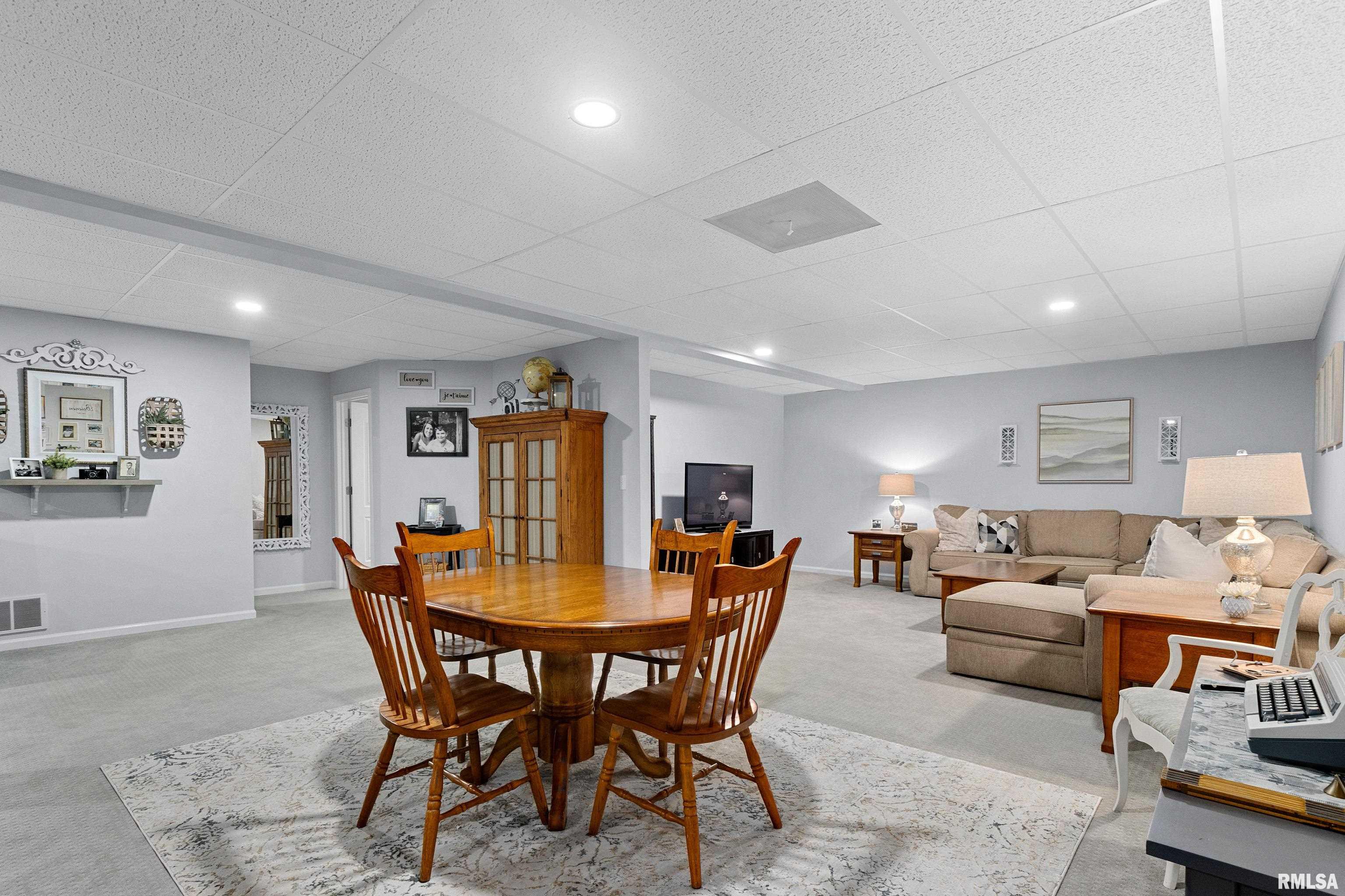 22 Oakcrest Drive, Pekin, Illinois image 48