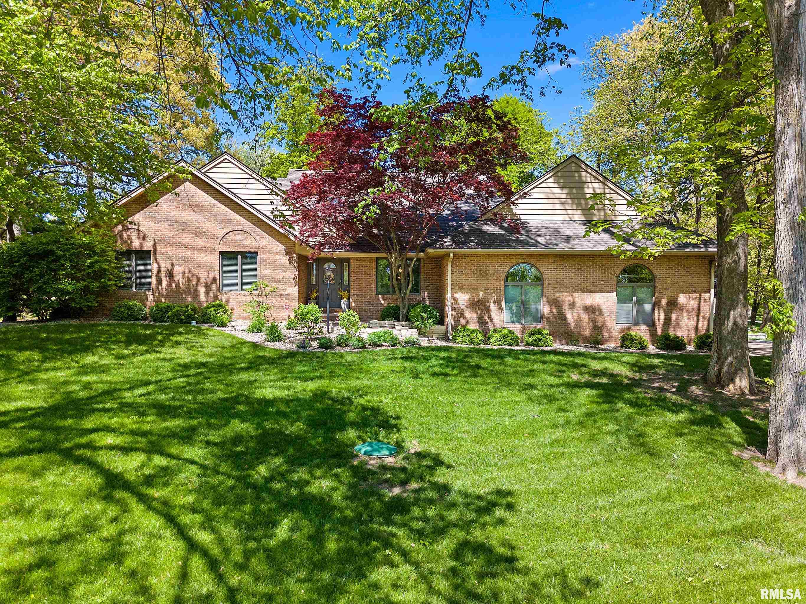 22 Oakcrest Drive, Pekin, Illinois image 1