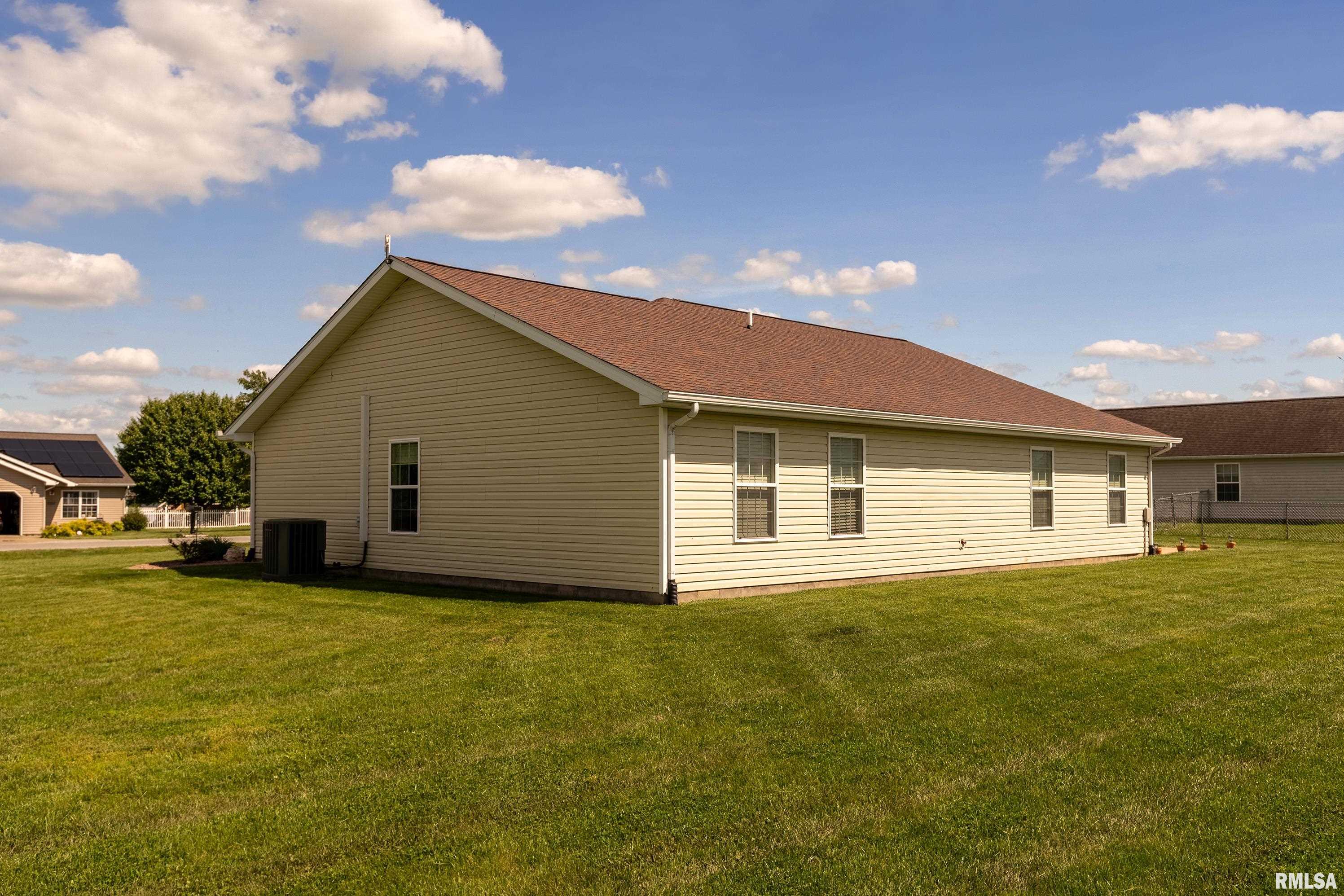 11293 Nora Lane, Carterville, Illinois image 29