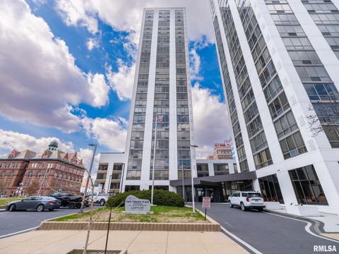 Condo For Sale - 125 SW Jefferson Street<br/> Peoria, IL 61602