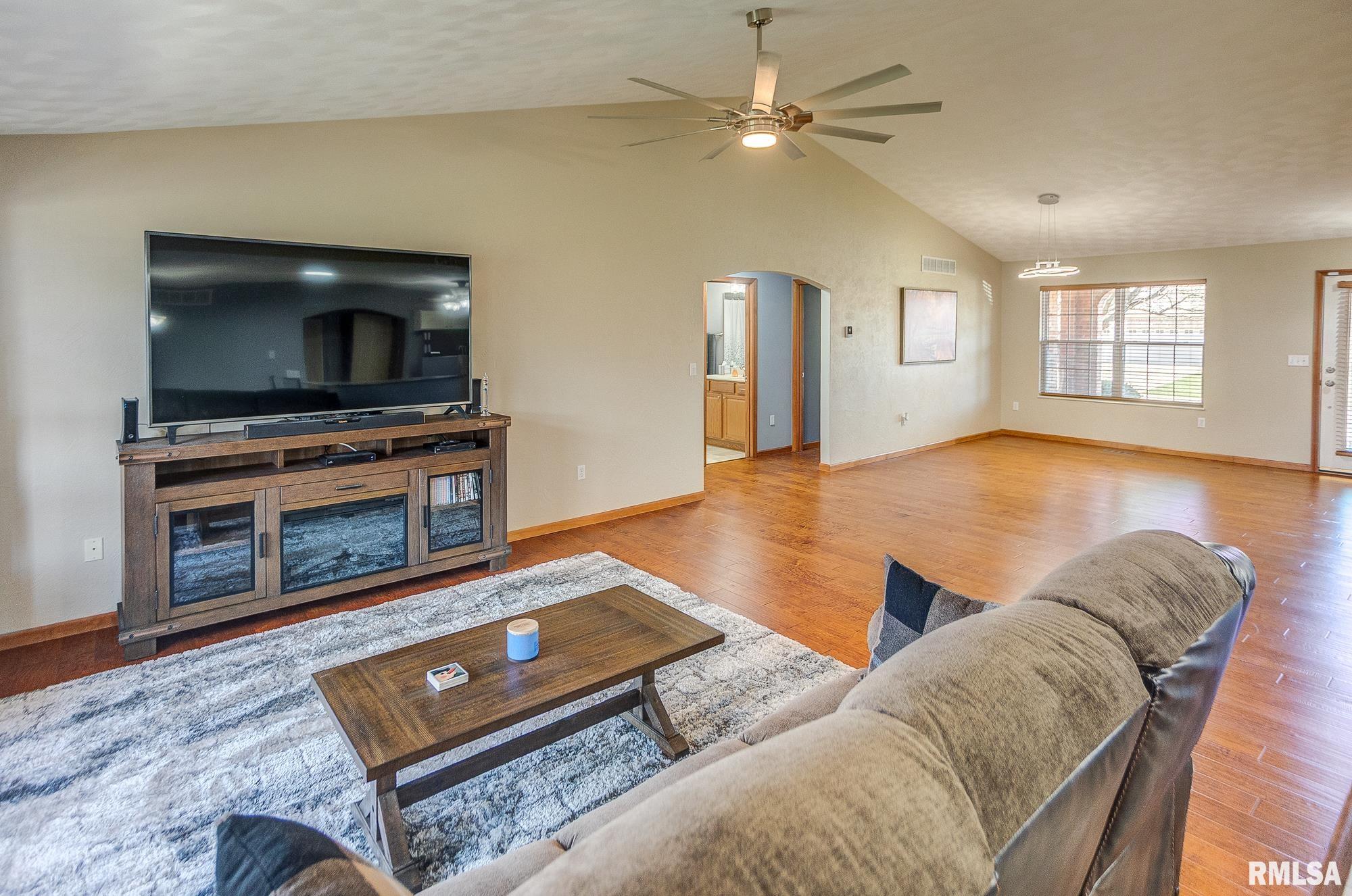 1243 Quail Ridge Court, Shiloh, Illinois image 10