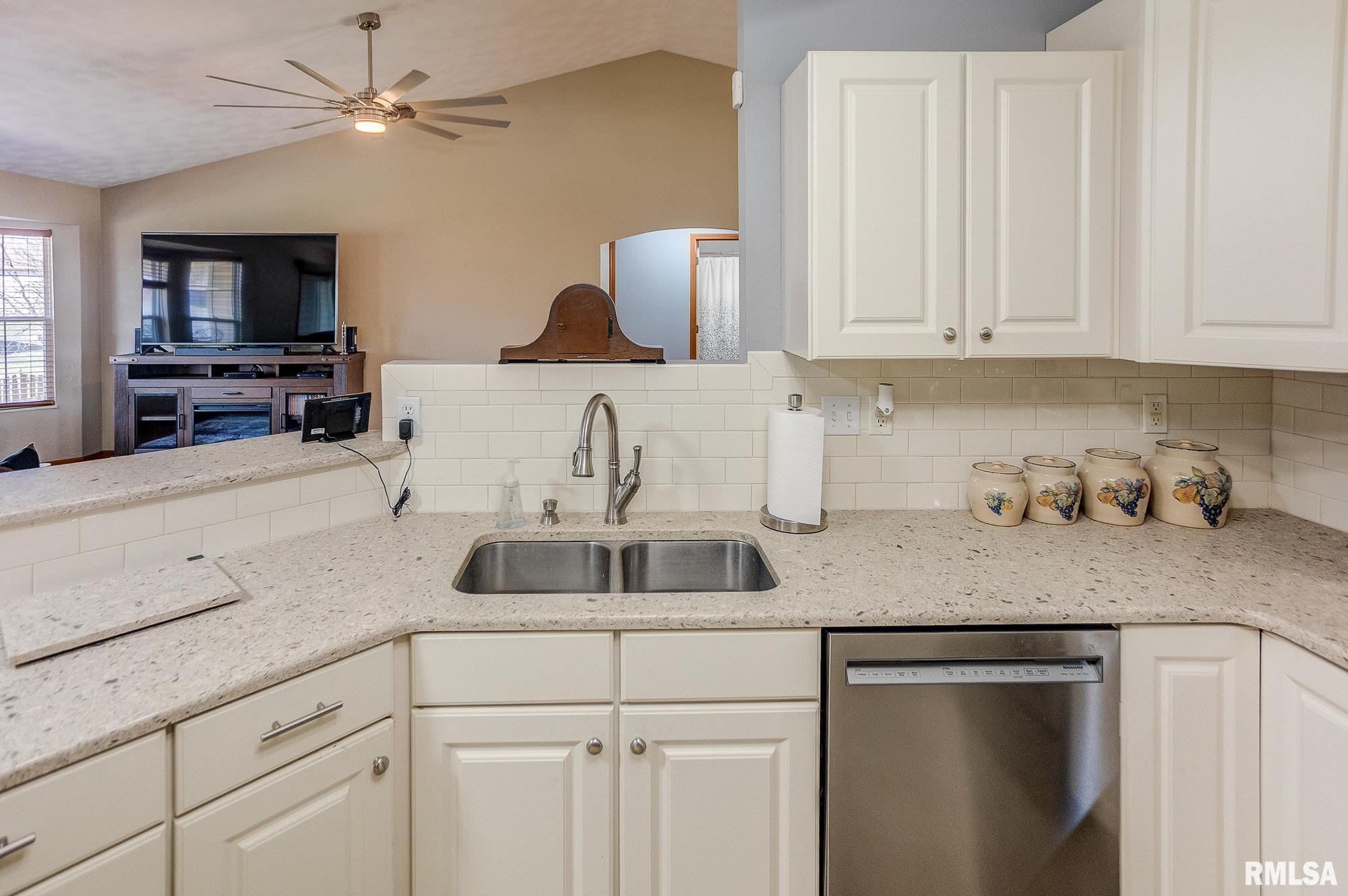 1243 Quail Ridge Court, Shiloh, Illinois image 16