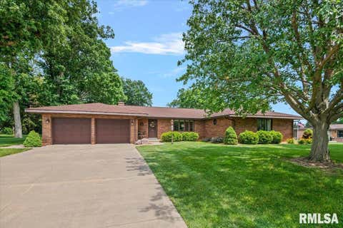 Homes For Sale - 3 Forest Hill Drive<br/> Jacksonville, IL 62650