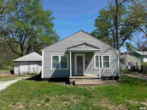 Photo of 519 N CHARLES Street, Macomb, IL 61455 (MLS # PA1265661)