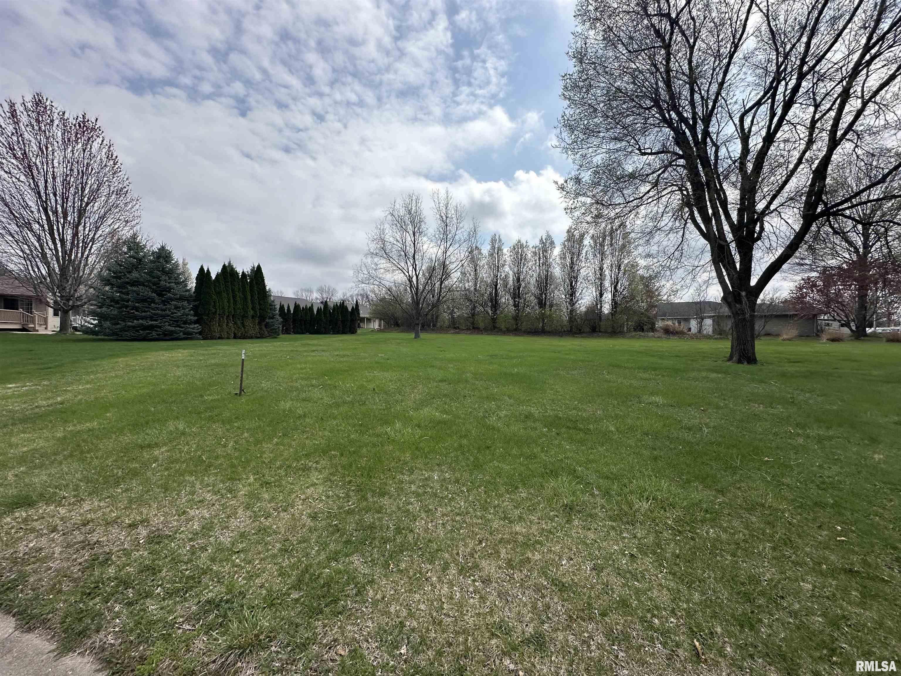 100 Peace Field Lane, East Peoria, Illinois image 2