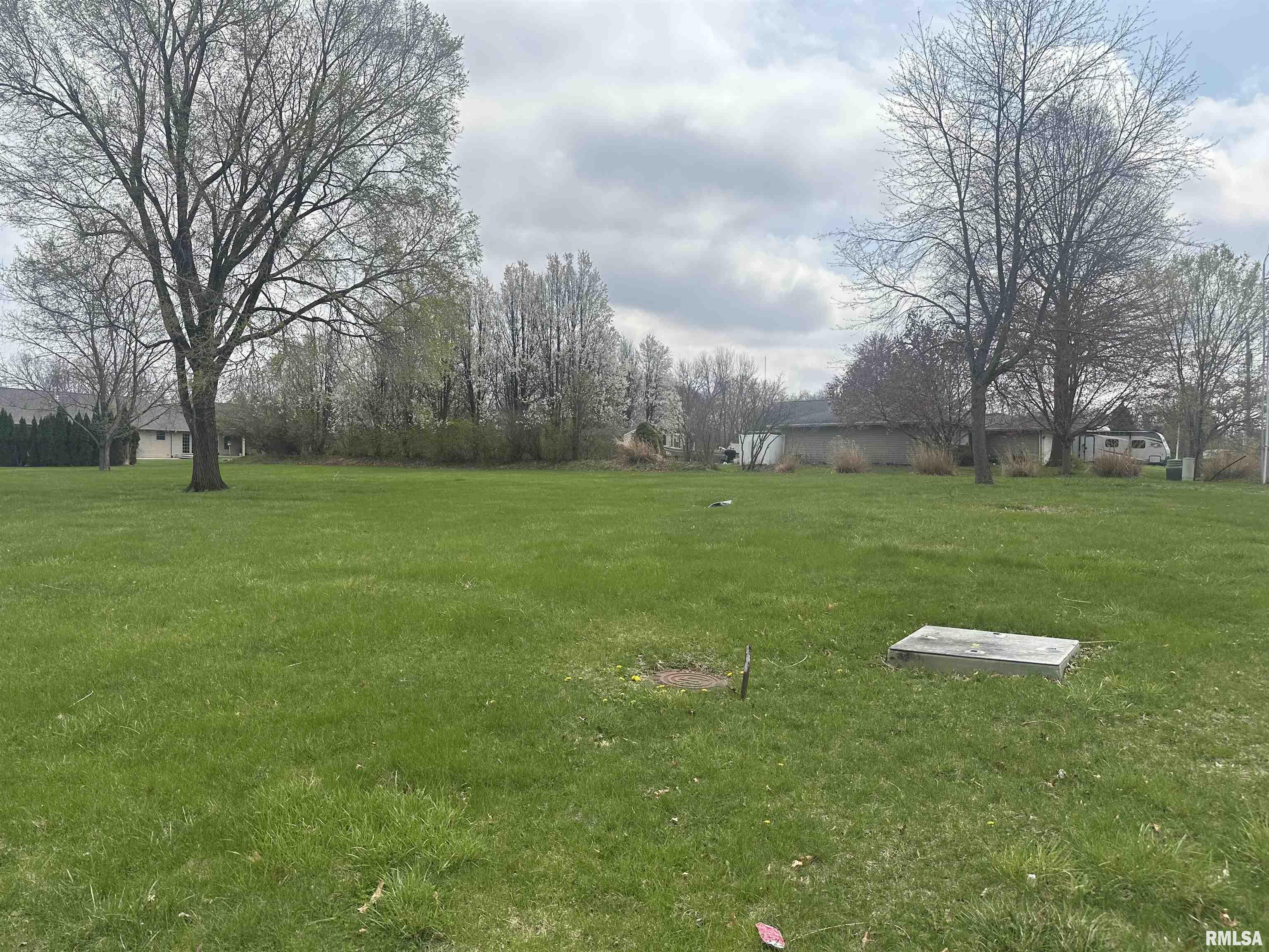 100 Peace Field Lane, East Peoria, Illinois image 3