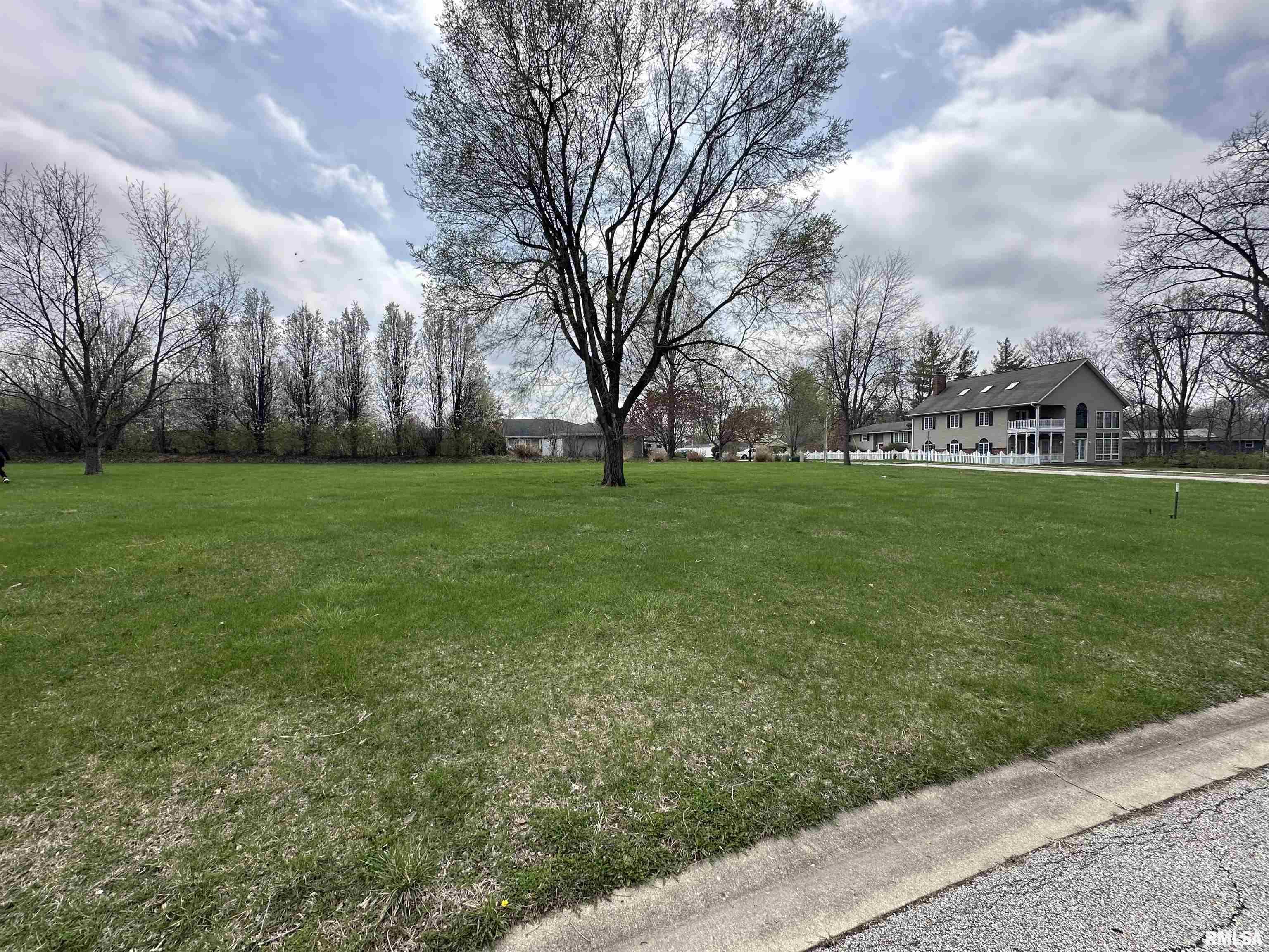 100 Peace Field Lane, East Peoria, Illinois image 1
