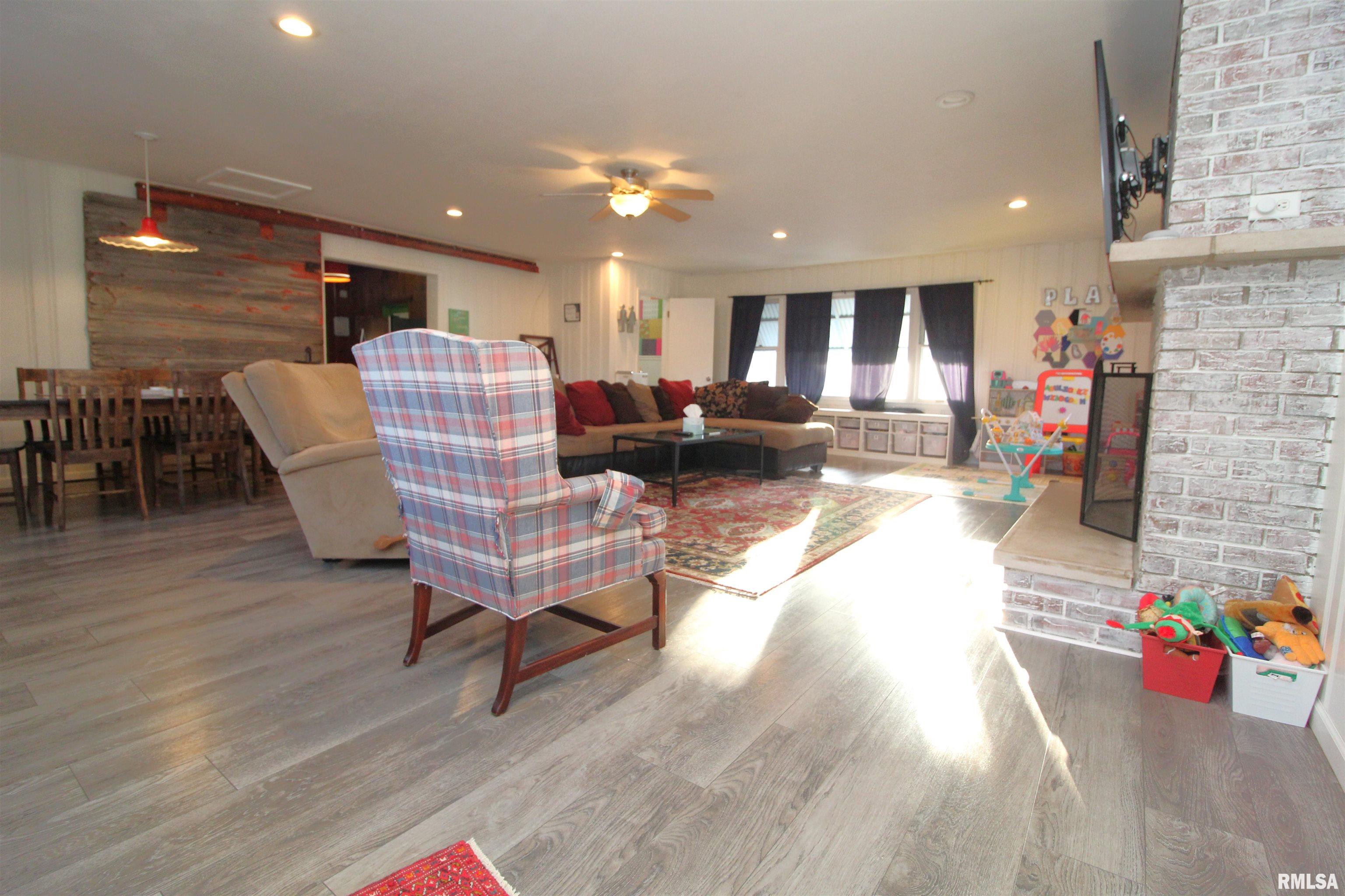 301 E Jefferson Street, Washington, Illinois image 42