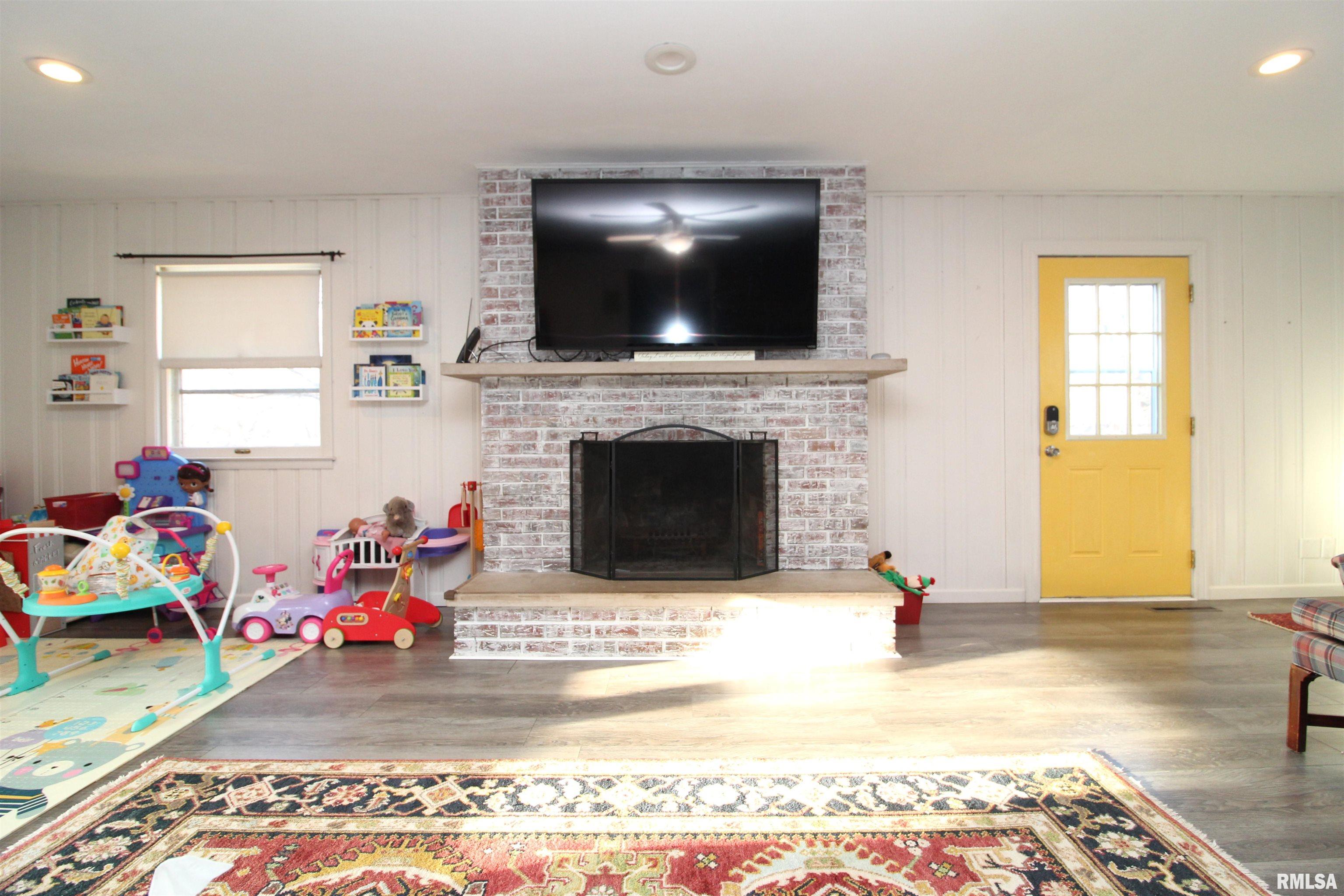 301 E Jefferson Street, Washington, Illinois image 46