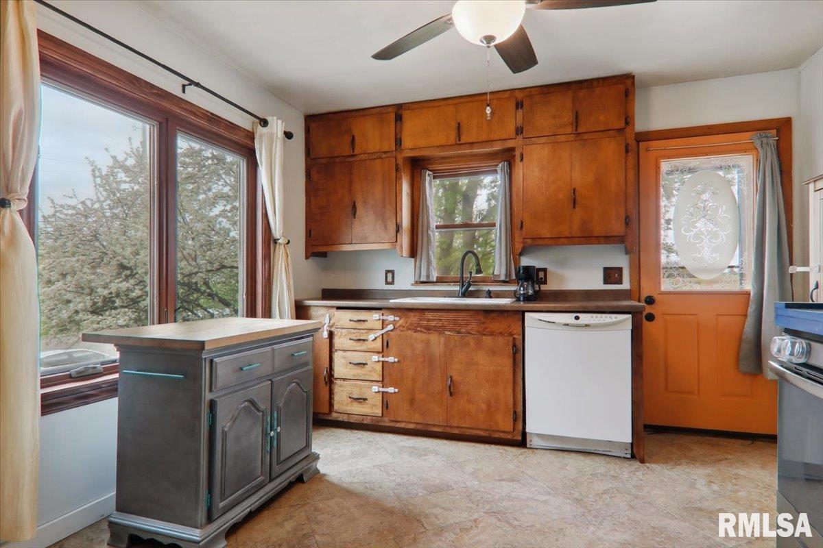 411 W Muller Road, East Peoria, Illinois image 5