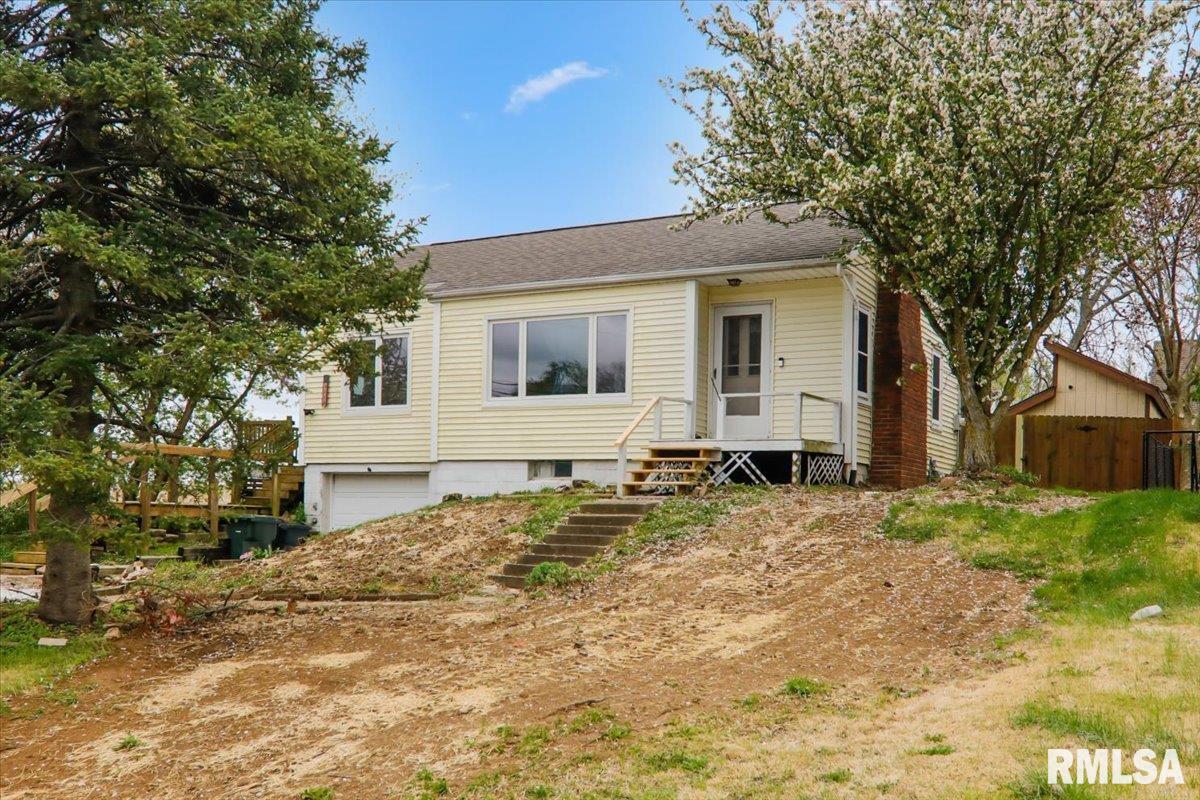 411 W Muller Road, East Peoria, Illinois image 2
