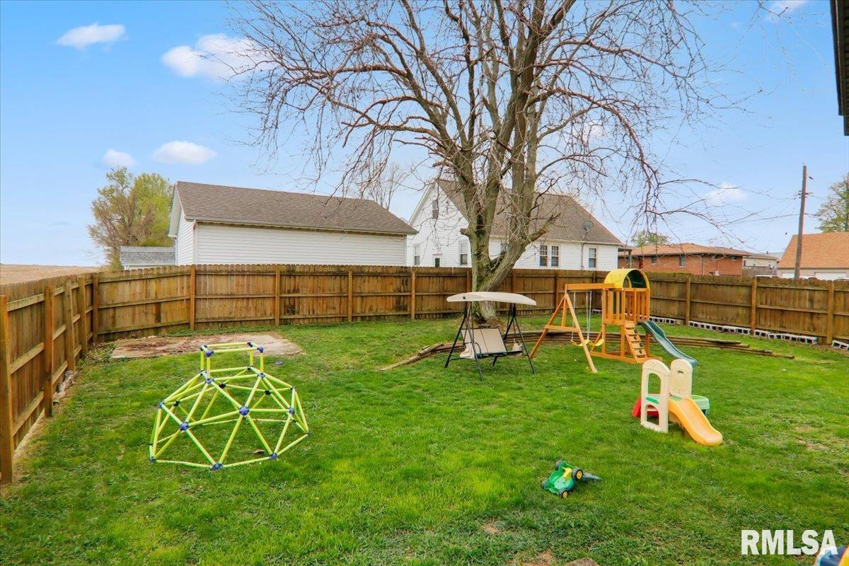 411 W Muller Road, East Peoria, Illinois image 16