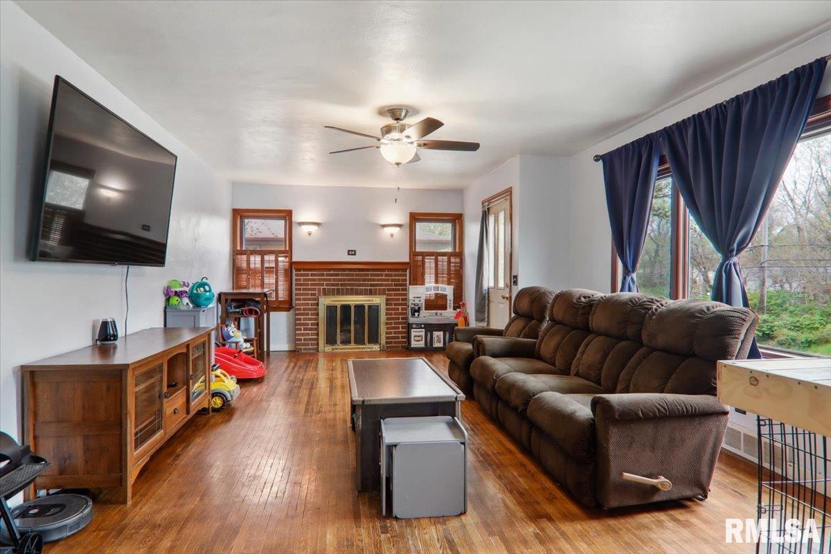 411 W Muller Road, East Peoria, Illinois image 3