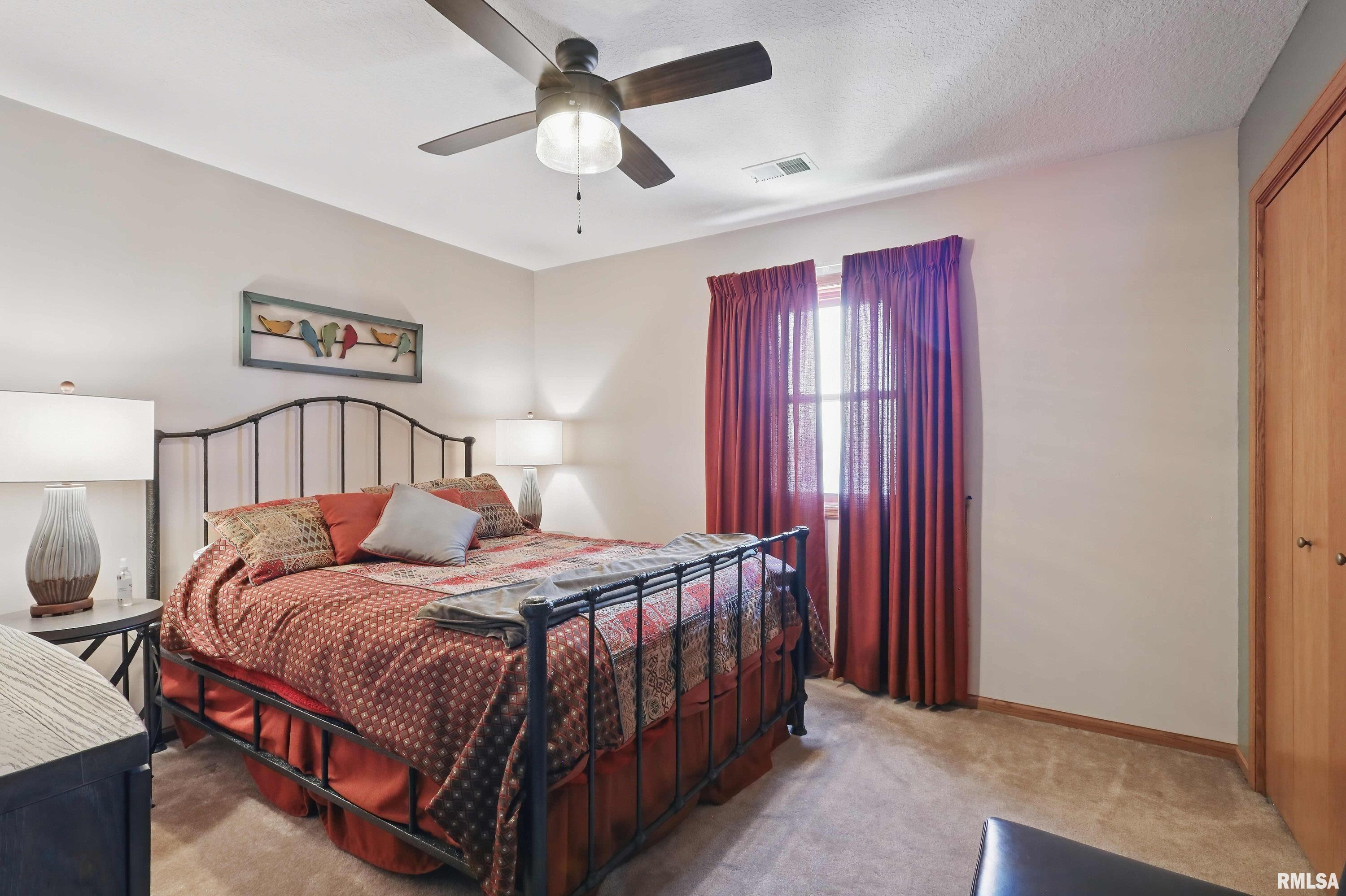 2173 Lindenwood Drive, Bettendorf, Iowa image 27