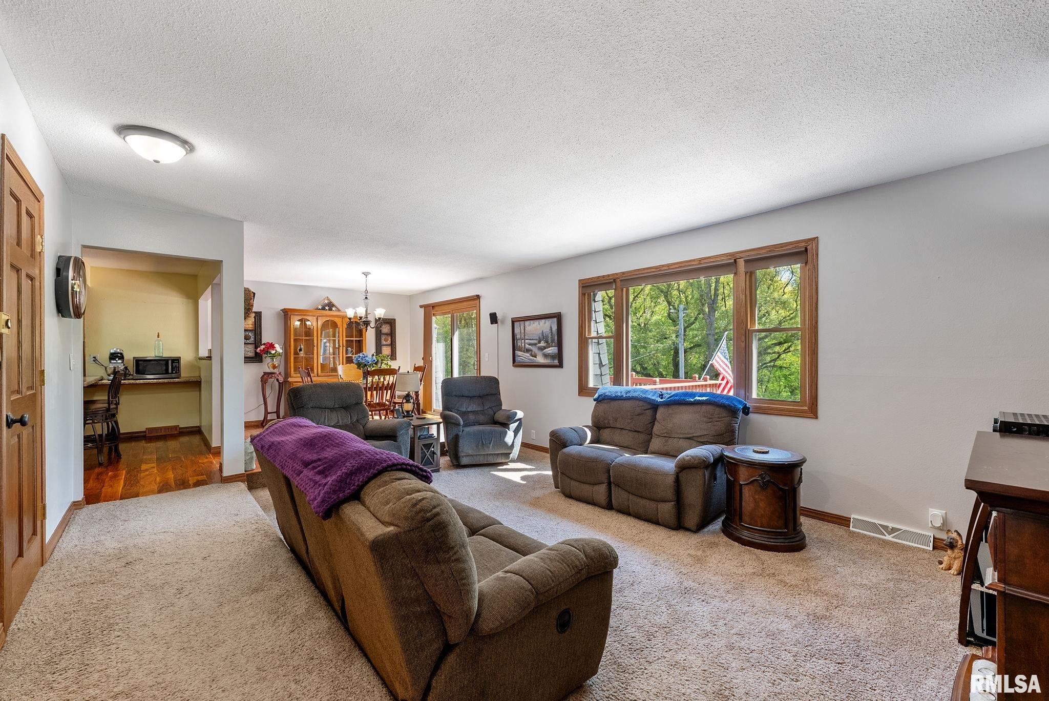 1219 8th Street Court, Hampton, Illinois image 10