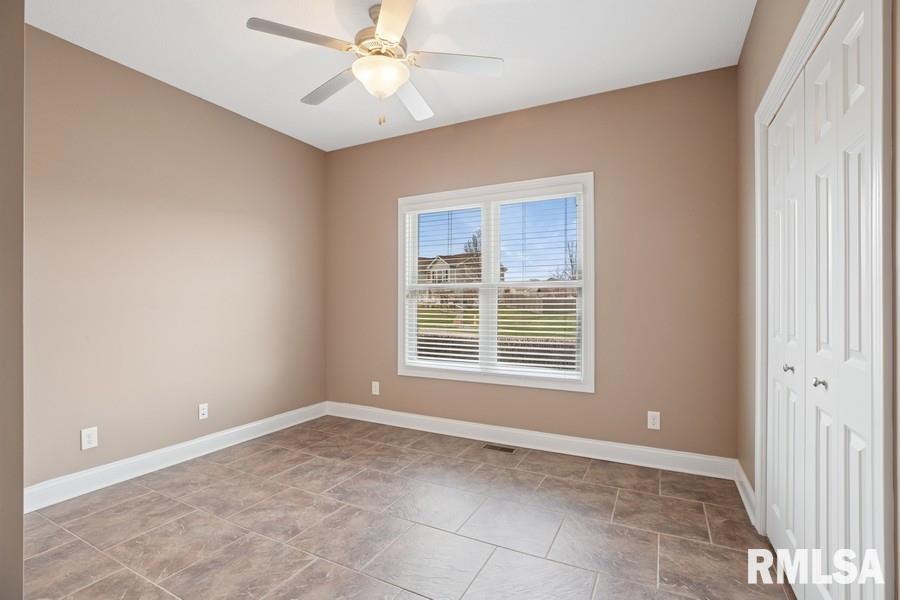 5823 Shawnee Drive, Davenport, Iowa image 30