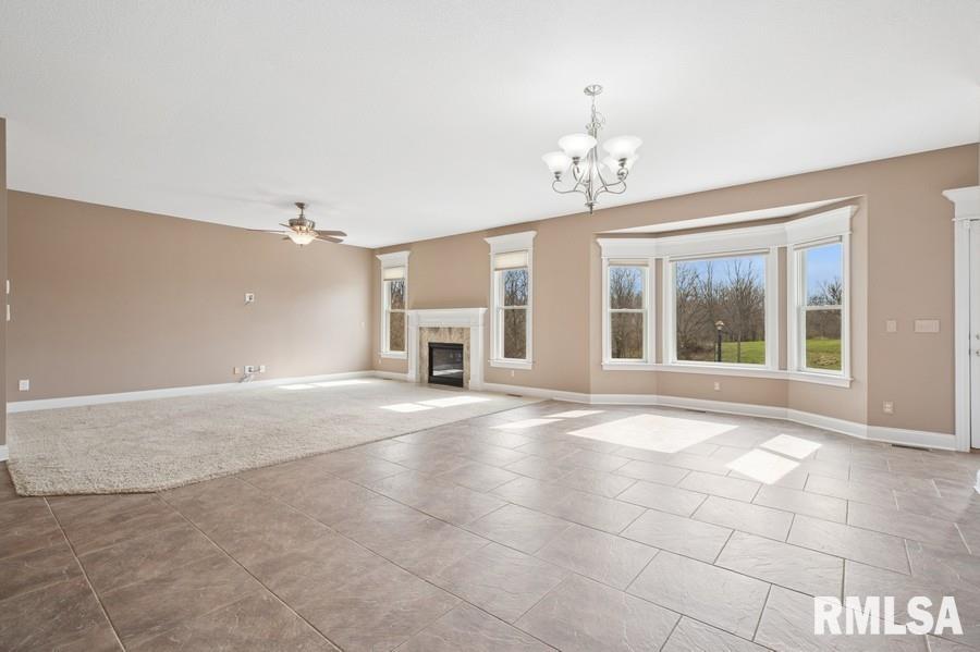 5823 Shawnee Drive, Davenport, Iowa image 10