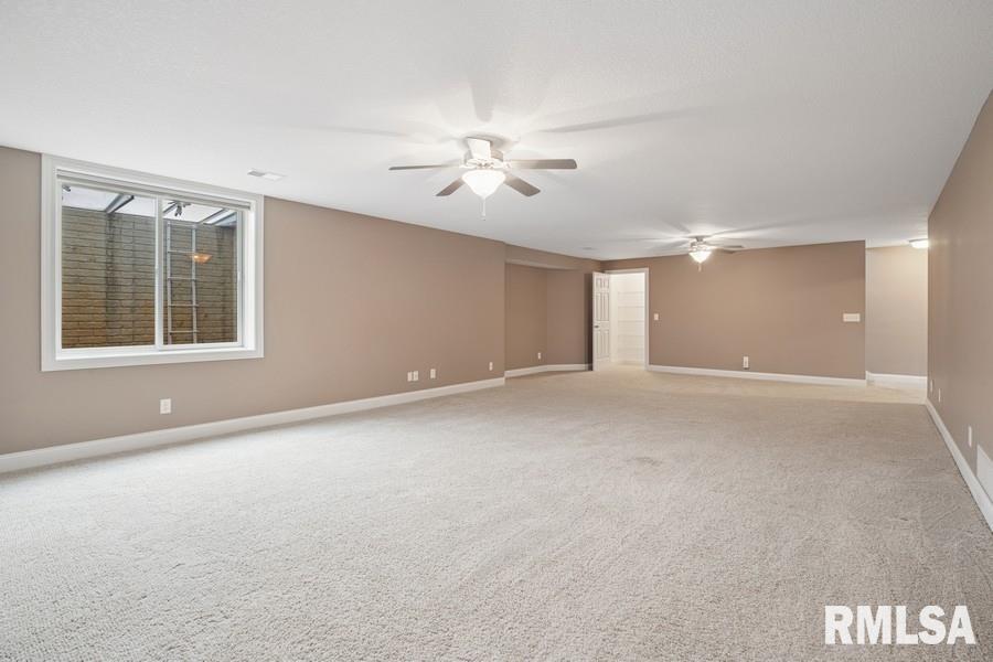 5823 Shawnee Drive, Davenport, Iowa image 33