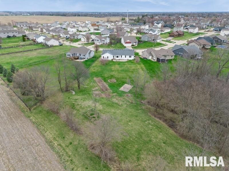 5823 Shawnee Drive, Davenport, Iowa image 40