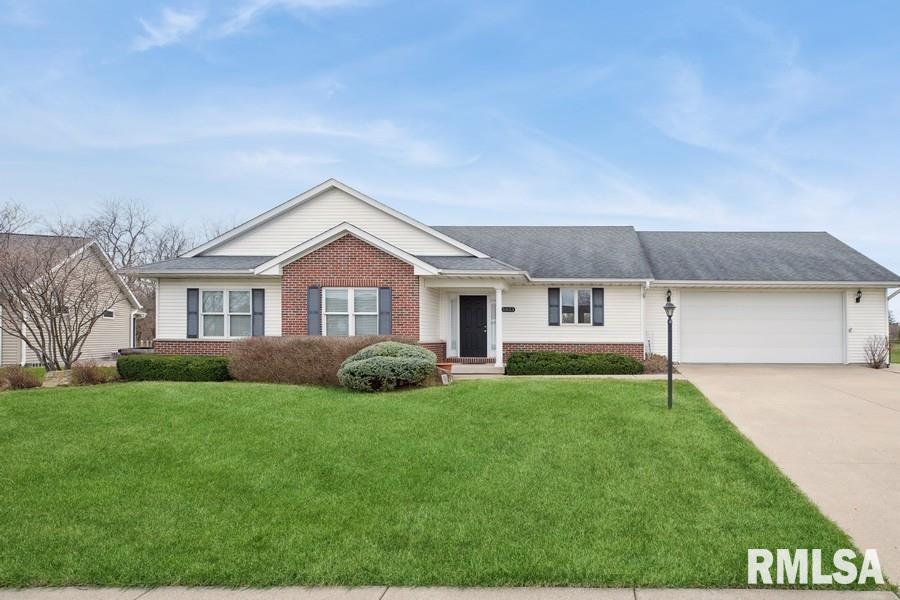 5823 Shawnee Drive, Davenport, Iowa image 1