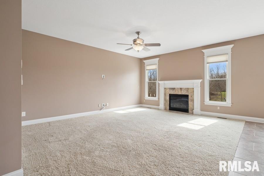 5823 Shawnee Drive, Davenport, Iowa image 9