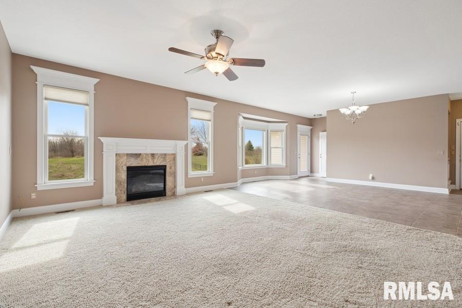 5823 Shawnee Drive, Davenport, Iowa image 11