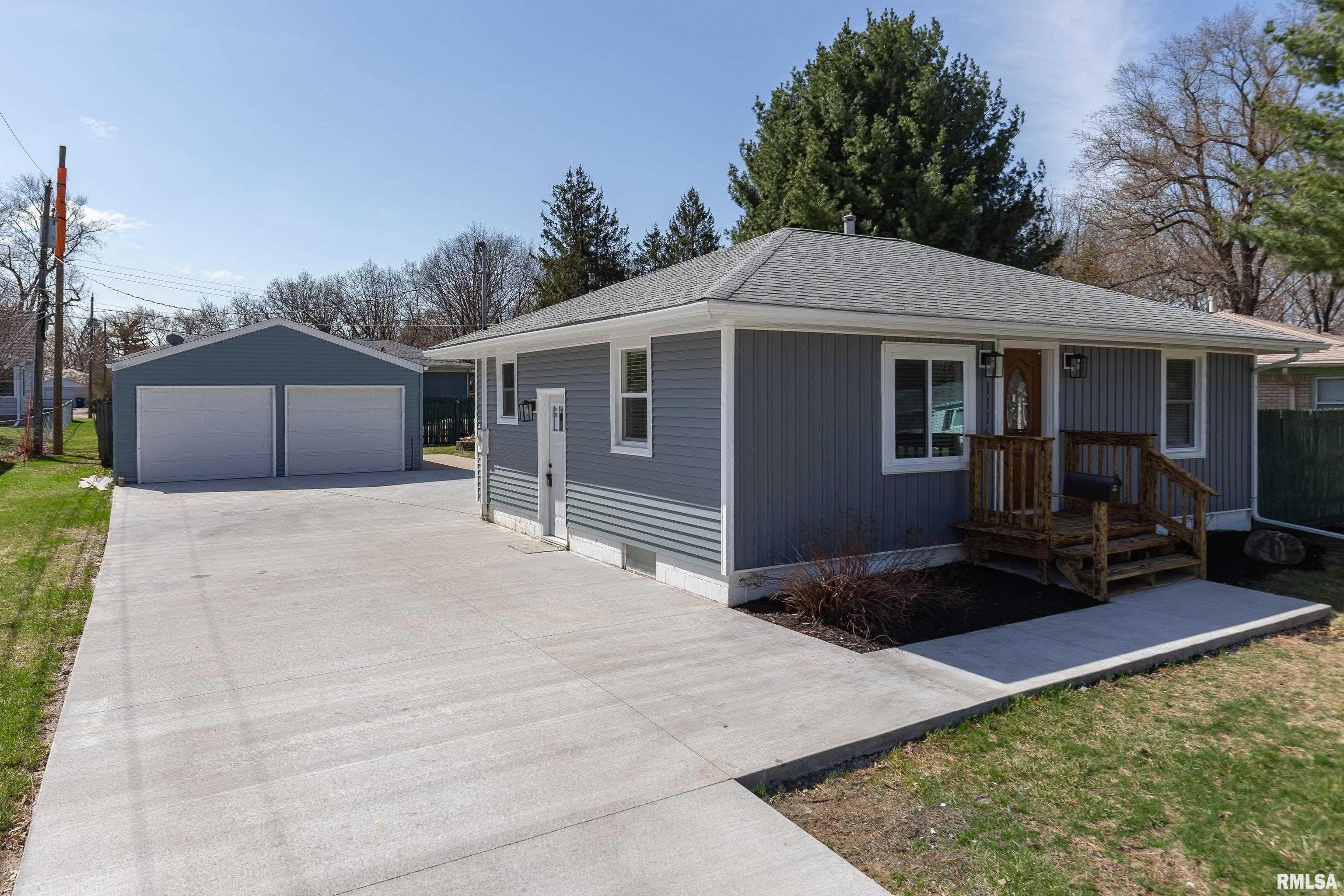 1116 34th Avenue Court, East Moline, Illinois image 2