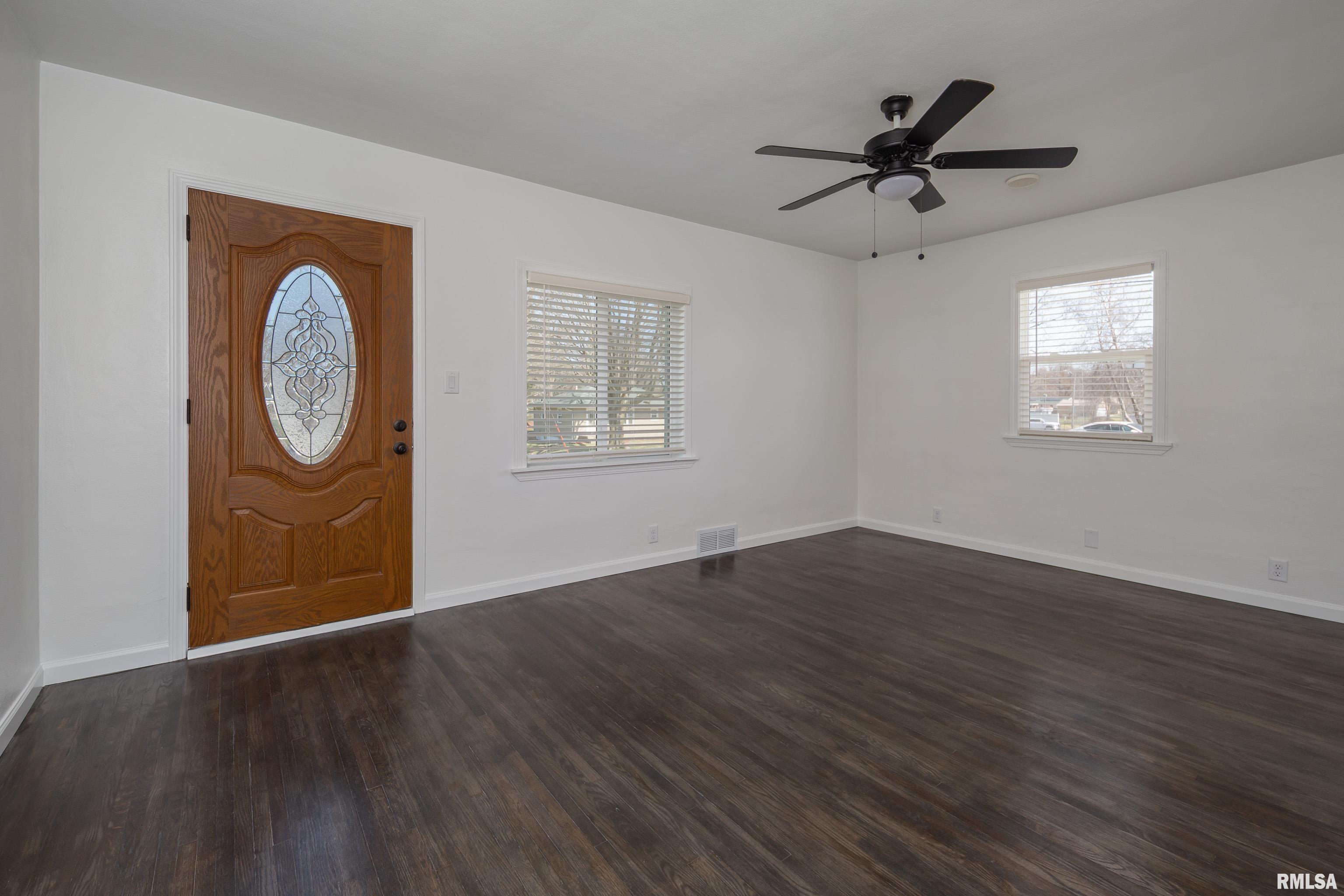 1116 34th Avenue Court, East Moline, Illinois image 8