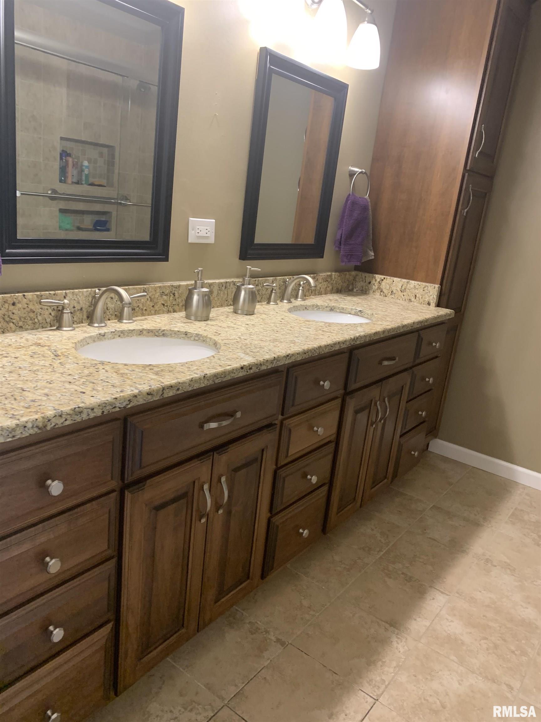 304 Dewey Drive, Jacksonville, Illinois image 9