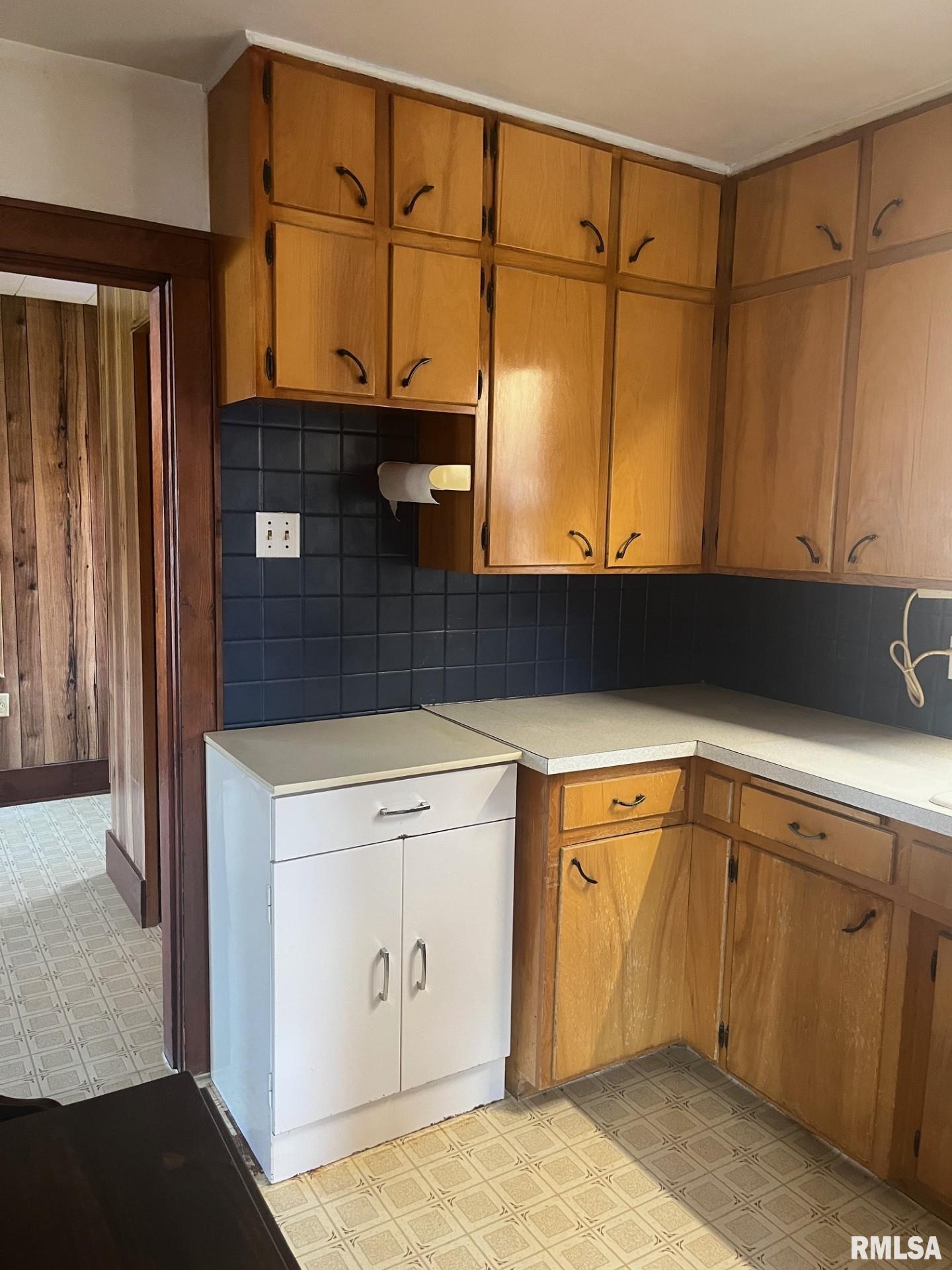 415 S Adams Street, Kewanee, Illinois image 9