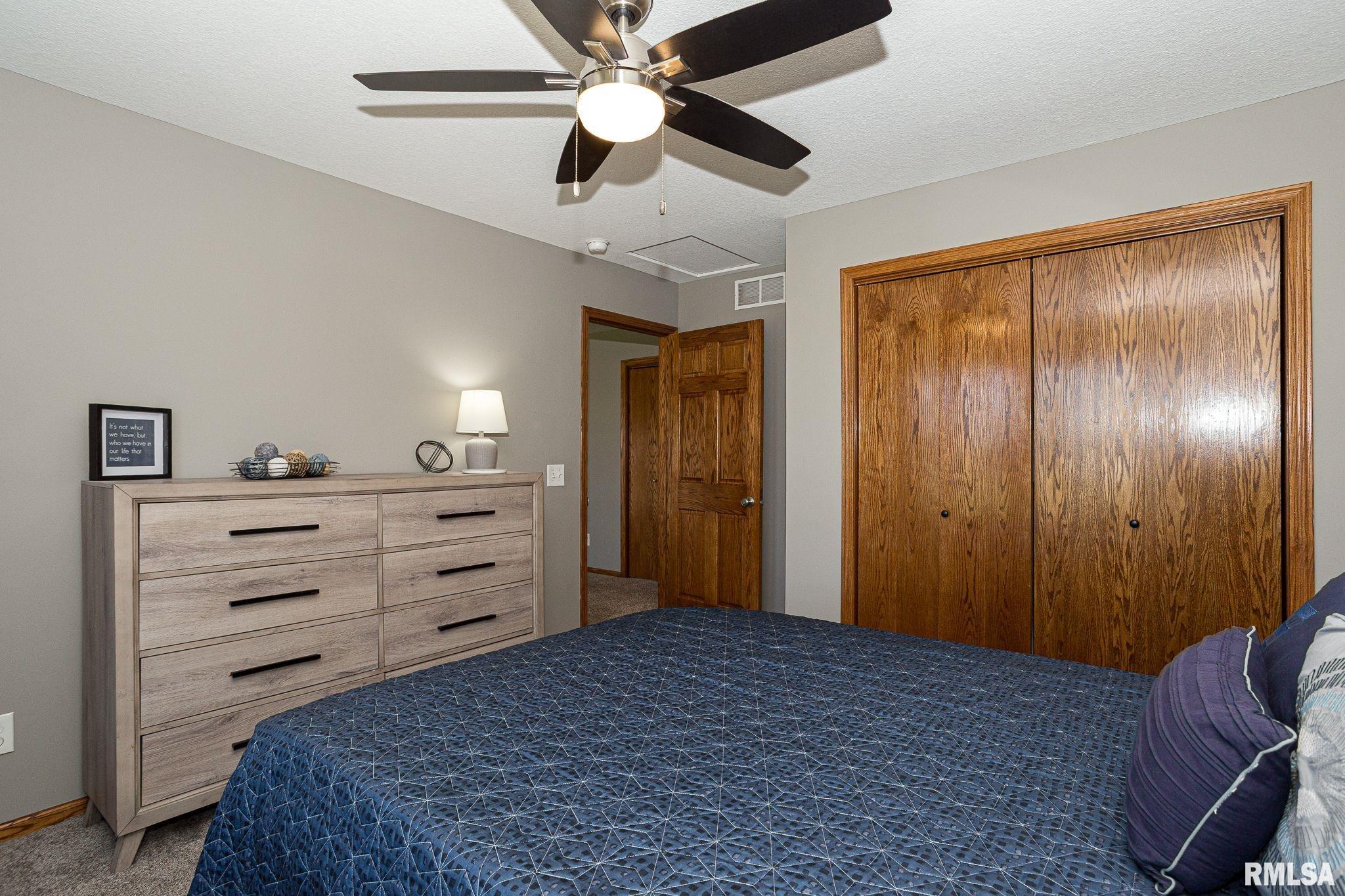 12 Douglas Way, Eldridge, Iowa image 25