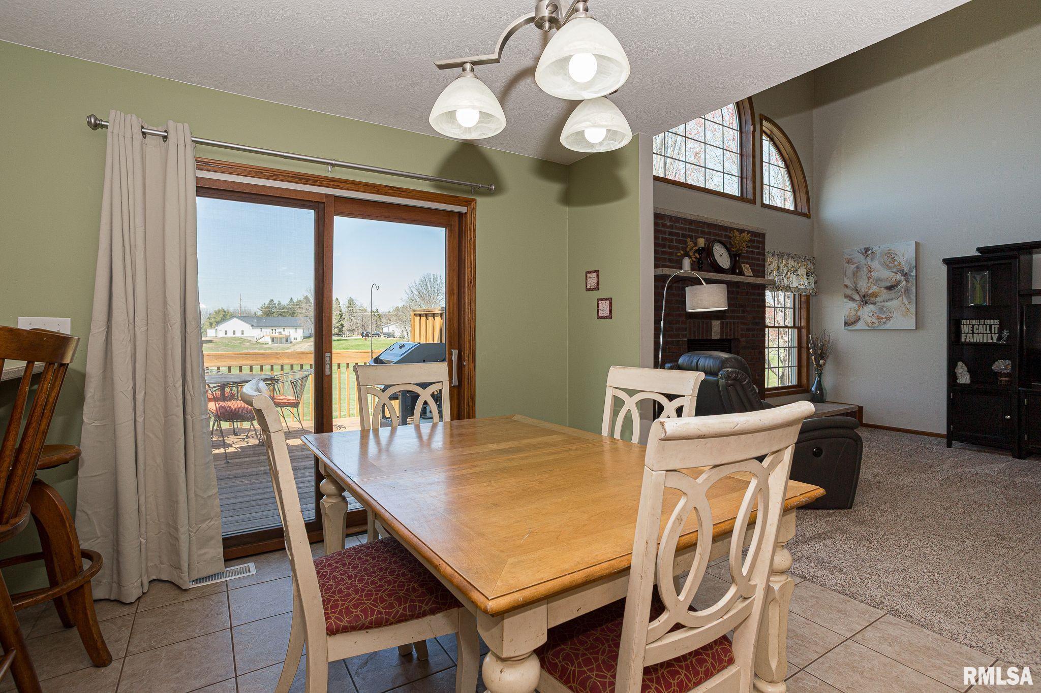 12 Douglas Way, Eldridge, Iowa image 14