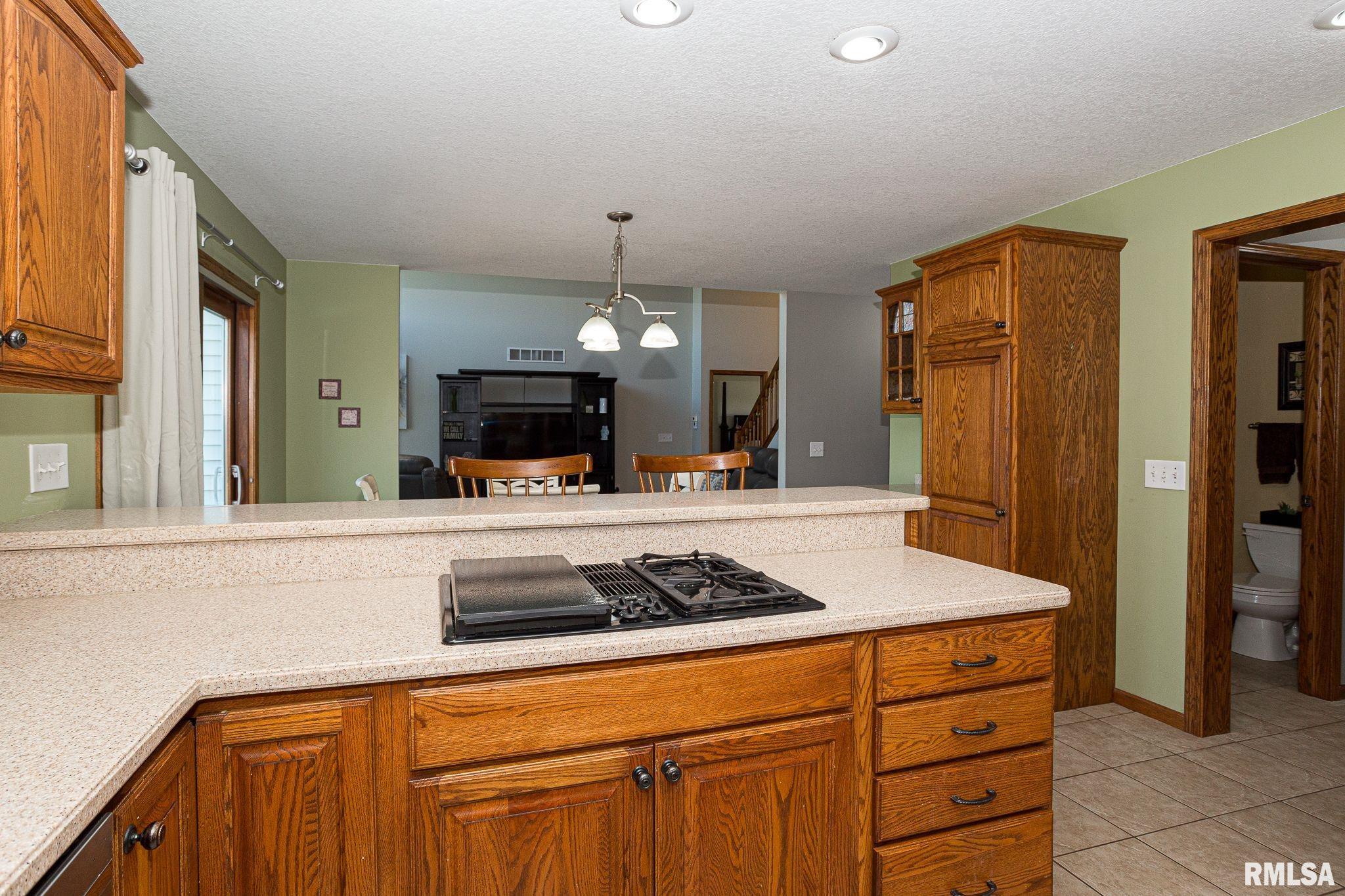12 Douglas Way, Eldridge, Iowa image 9