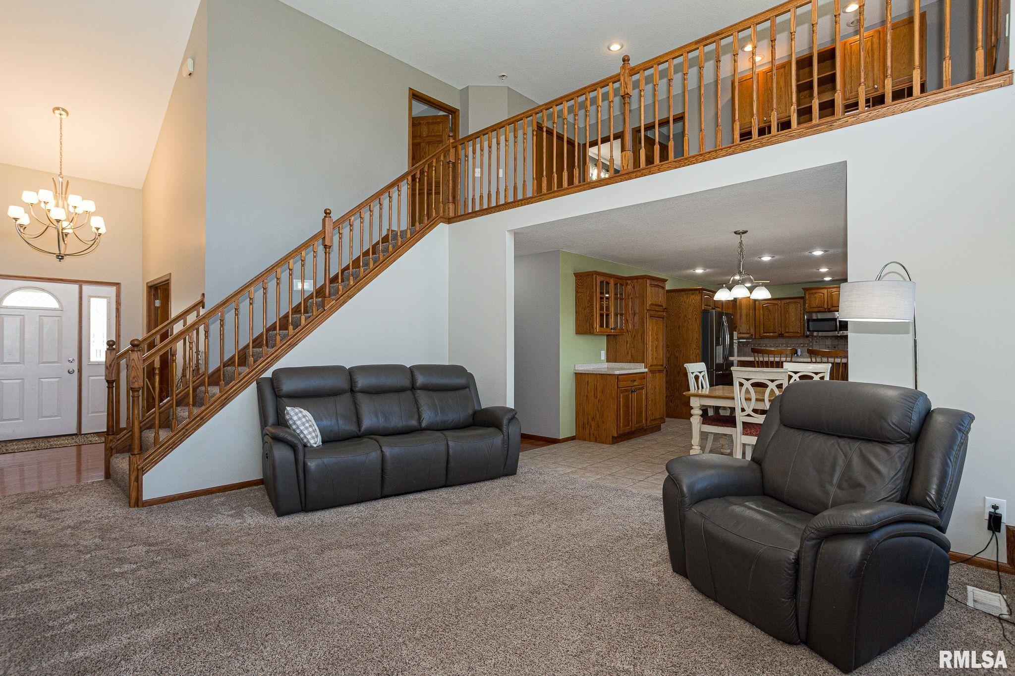 12 Douglas Way, Eldridge, Iowa image 5