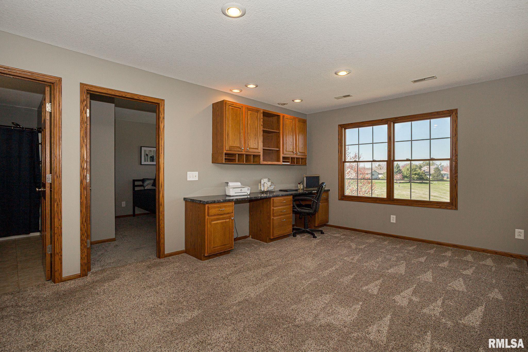 12 Douglas Way, Eldridge, Iowa image 29