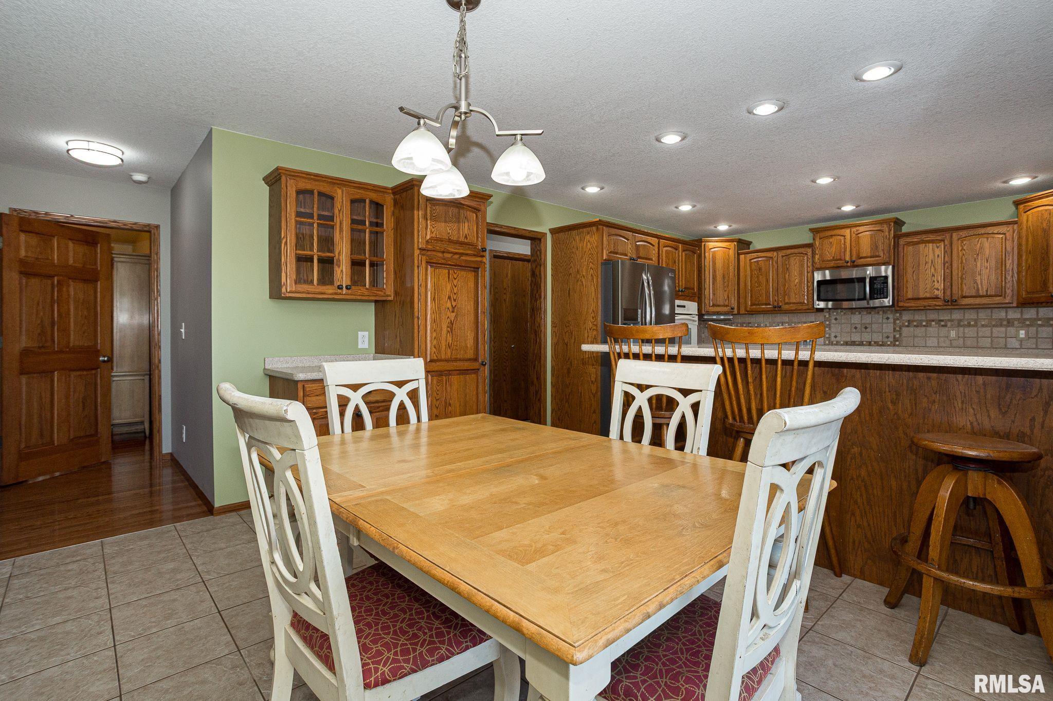 12 Douglas Way, Eldridge, Iowa image 13