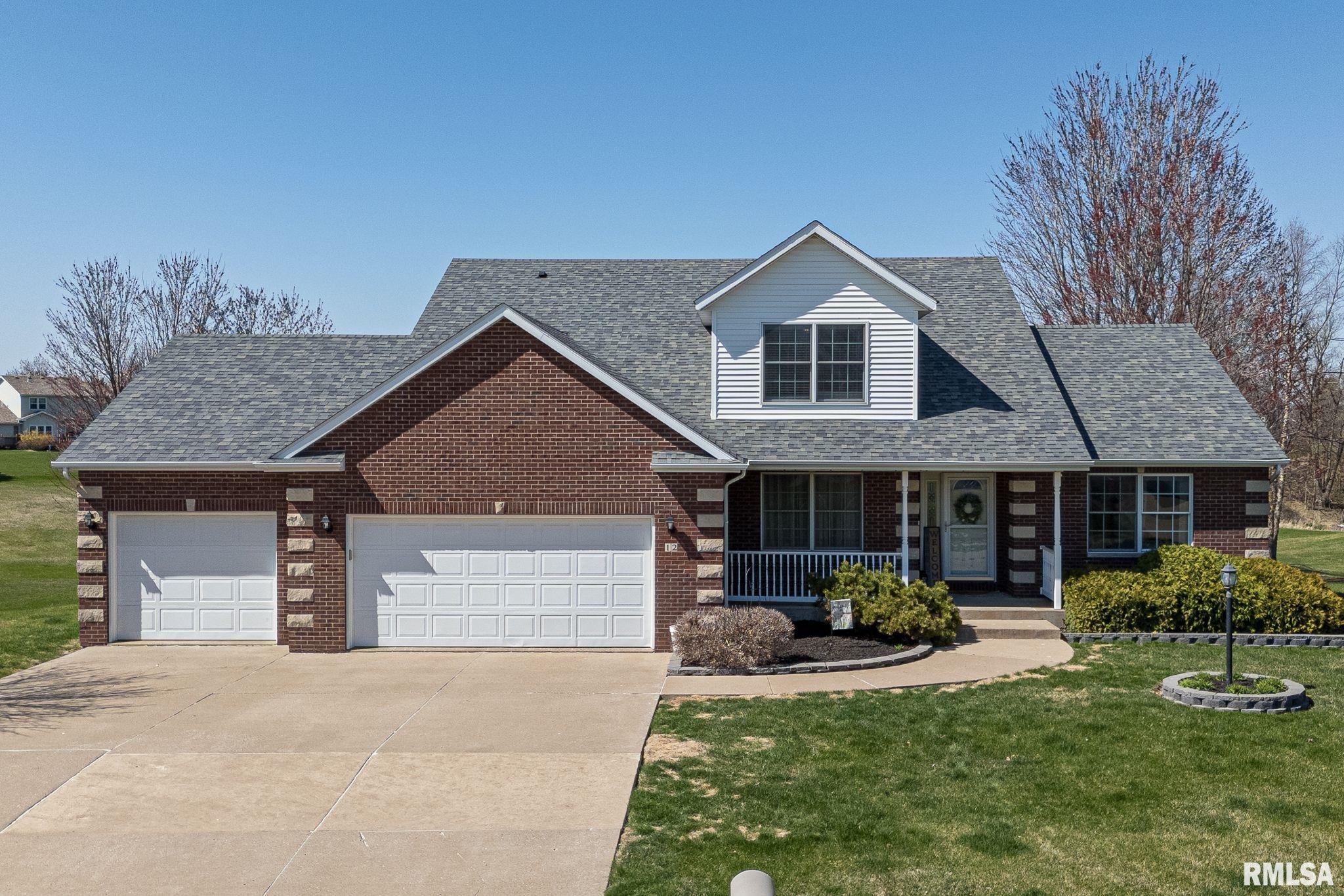 12 Douglas Way, Eldridge, Iowa image 1