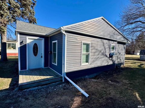 Homes For Sale - 460 N Cole Street<br/> Bushnell, IL 61422