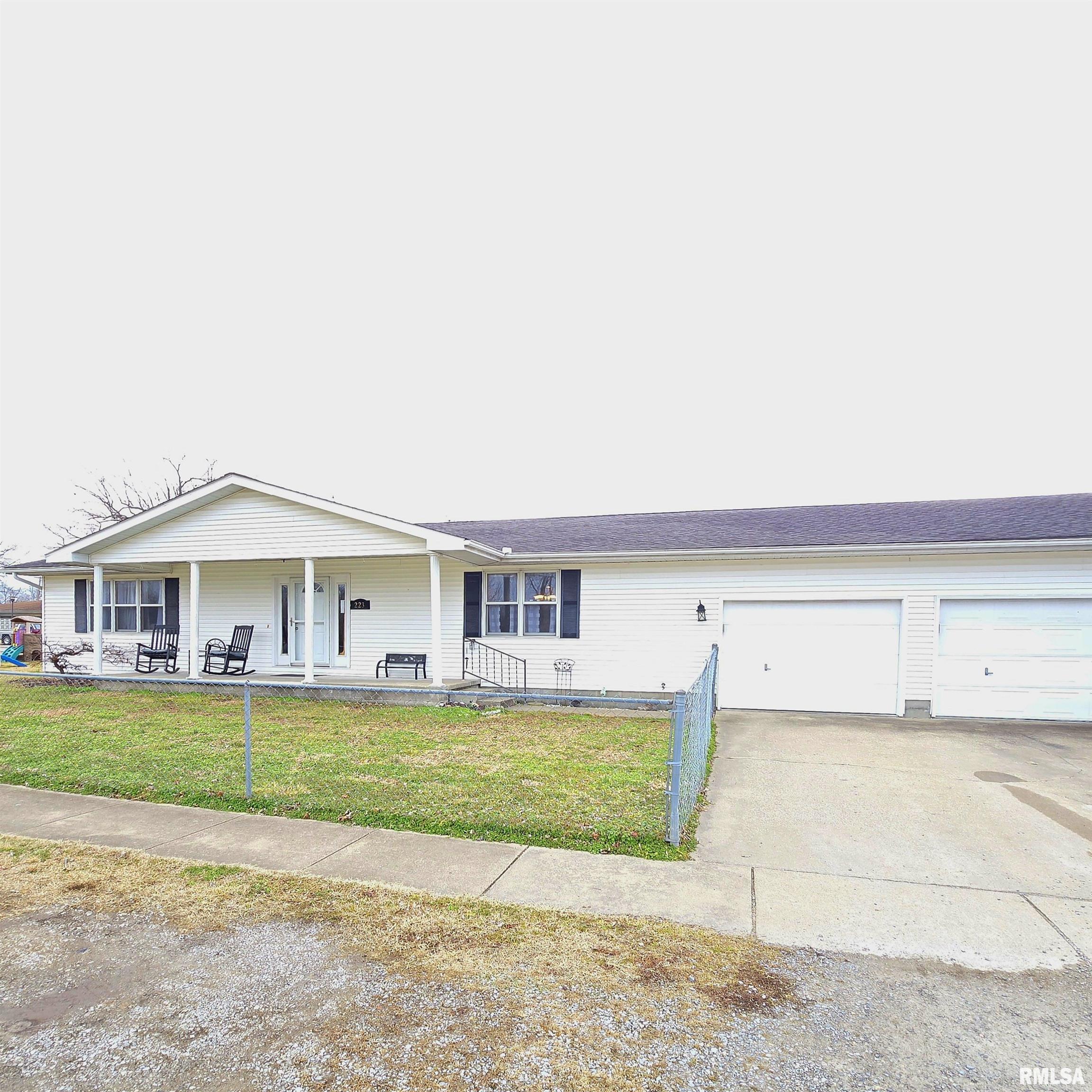 223 N King Street, Hurst, Illinois image 27