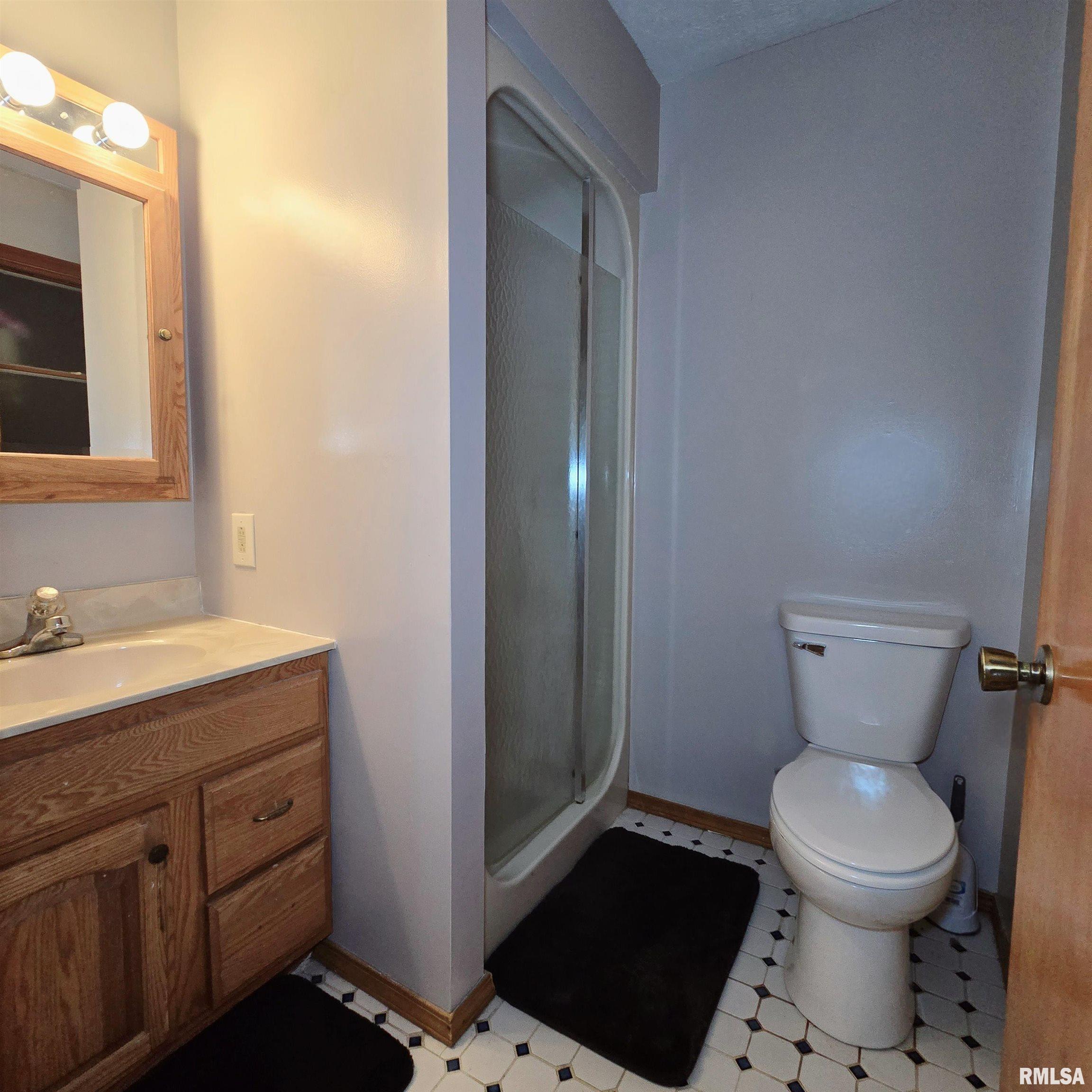 223 N King Street, Hurst, Illinois image 16