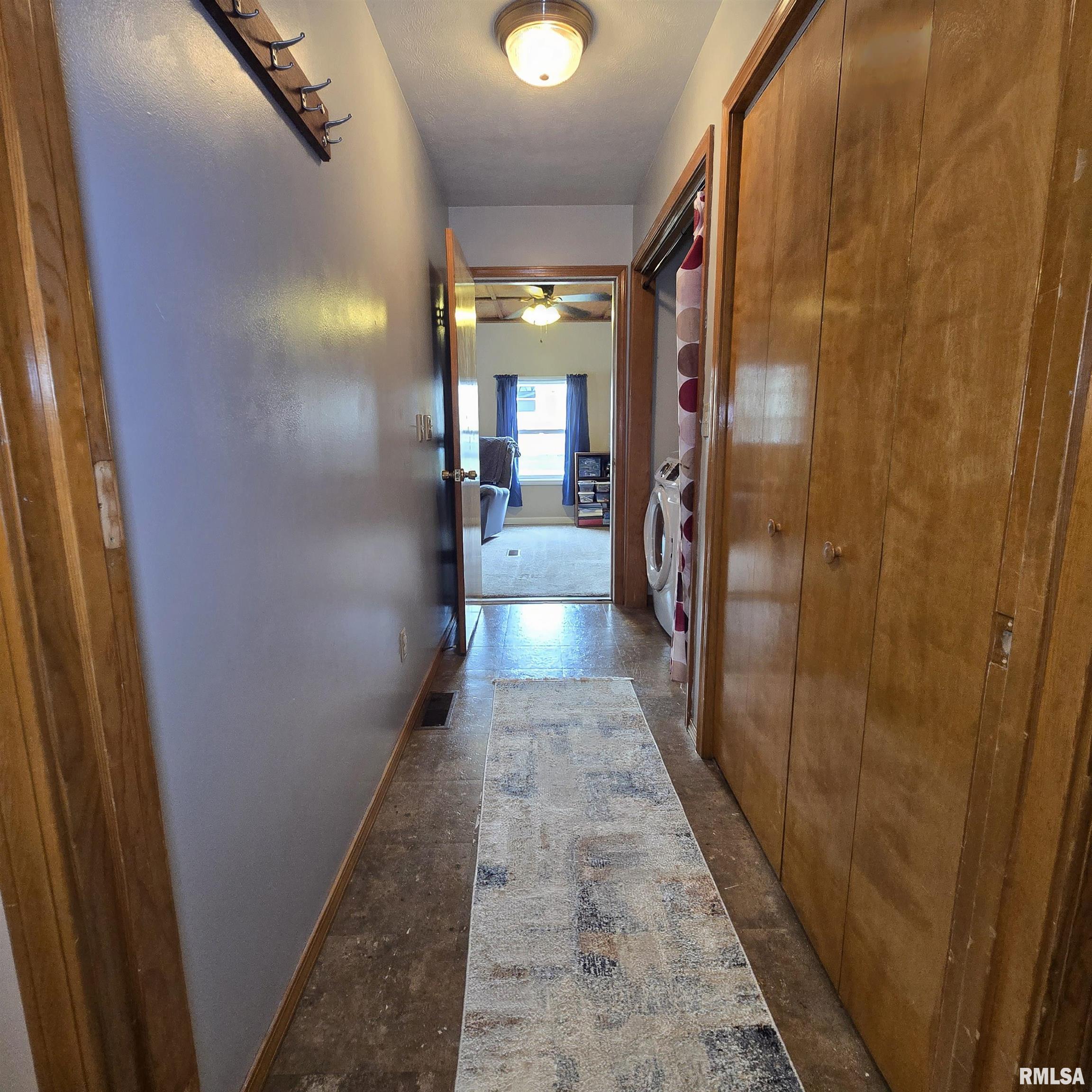 223 N King Street, Hurst, Illinois image 17