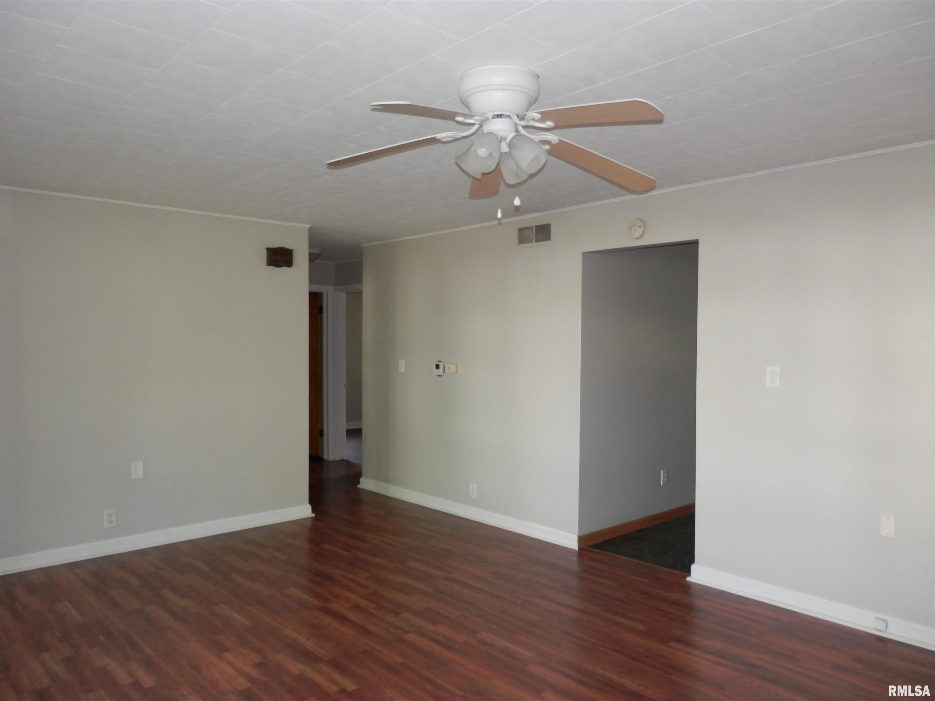 696 Olive Street, Galesburg, Illinois image 11