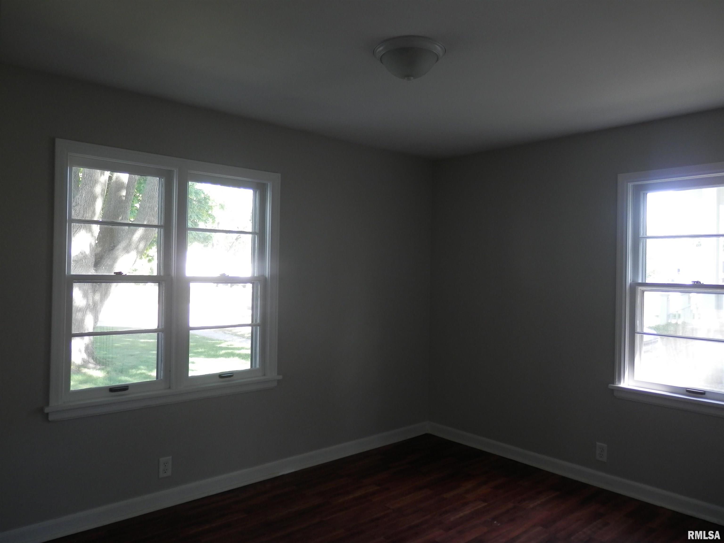 696 Olive Street, Galesburg, Illinois image 16