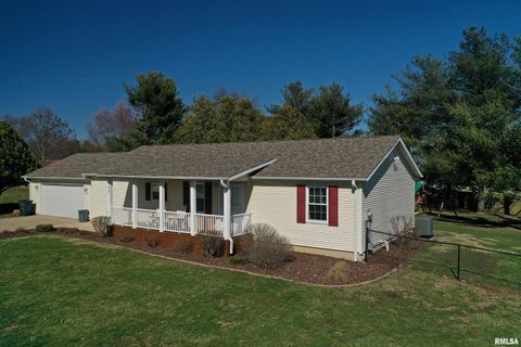 Homes For Sale - 122 Easy Drive<br/> Jacksonville, IL 62650