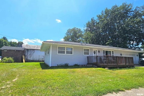 Homes For Sale - 101 W Center Street<br/> Oakford, IL 62673